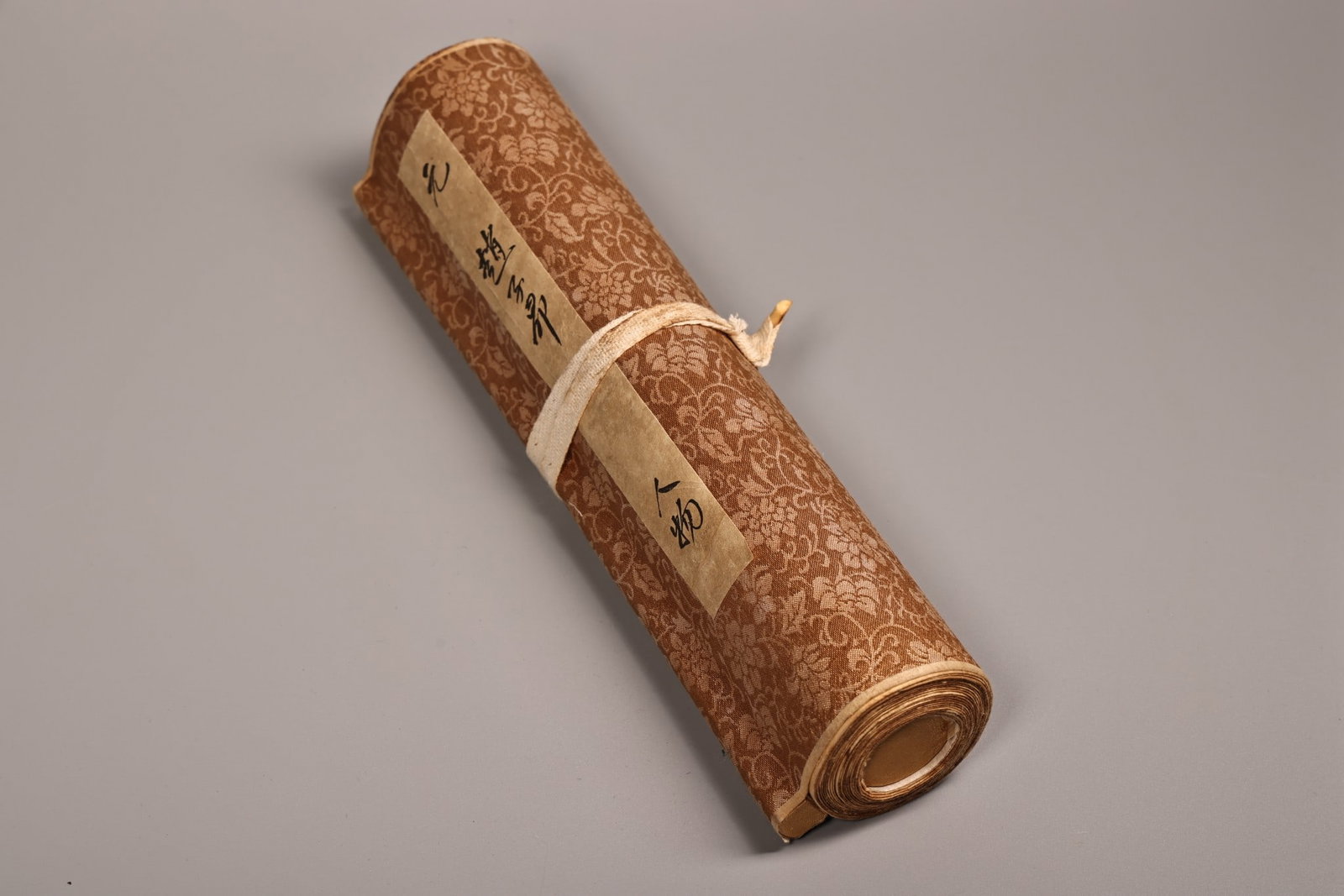 A beautifully hand-painted old calligraphy painting: Exquisite hand-painted old calligraphy and paintings Size: L: 3.5 ?W: 30 cm (The Dimensions Of All Batches Are Manually Measured.If You Need More Detailed Information, Please Contact Our Customer Serv
