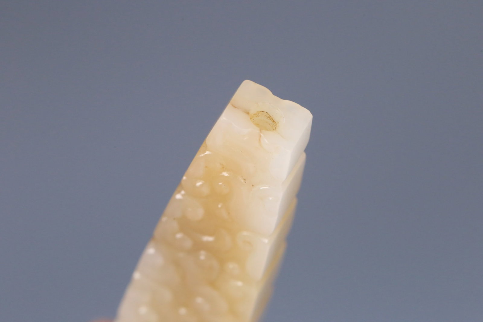 A beautiful Hetian jade hook cloud-patterned lezi - 5