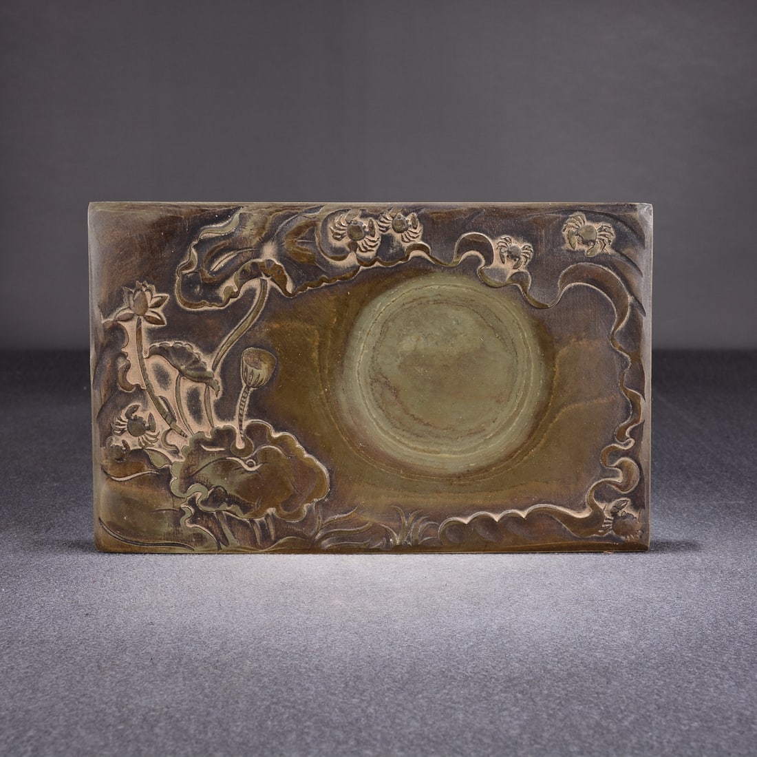A delicate green-end lotus charm inkstone