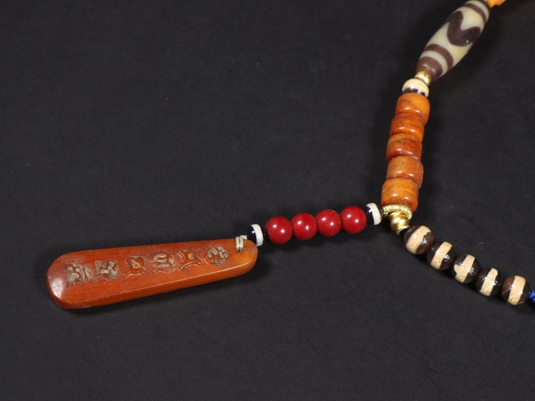 A beautiful Dzi bead - 7