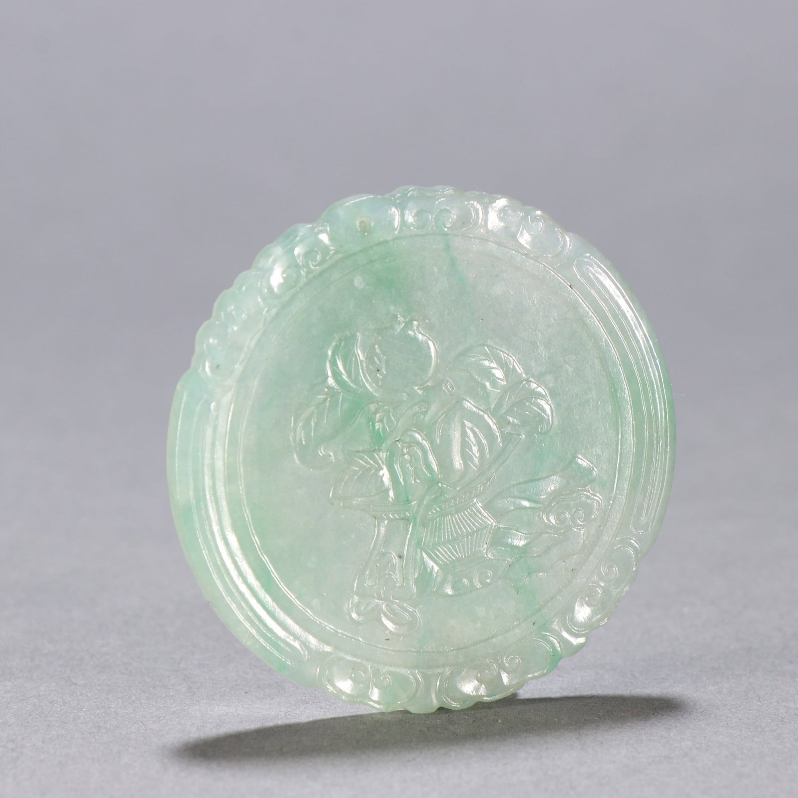 A fine jadeite 'Three Times of Fortune and Longevity' pendant (1 of 9)