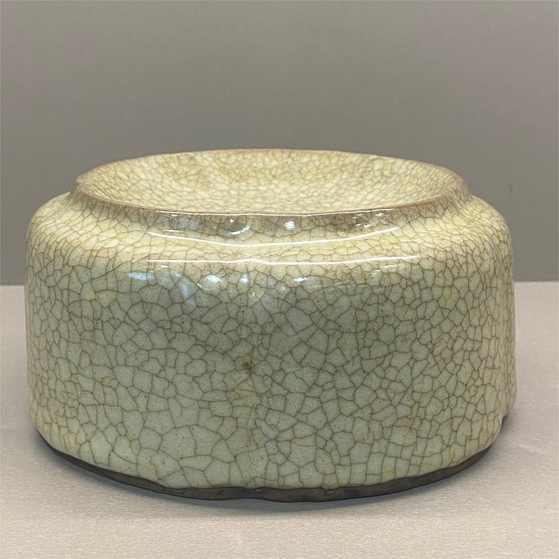 A five-sided inkstone from the Ge kiln of the Song Dynasty: The five-sided inkstone from the Ge kiln of the Song Dynasty Size:H:7.5cm W:14.5cm (The Dimensions Of All Batches Are Manually Measured.If You Need More Detailed Information, Please Contact Our Custom