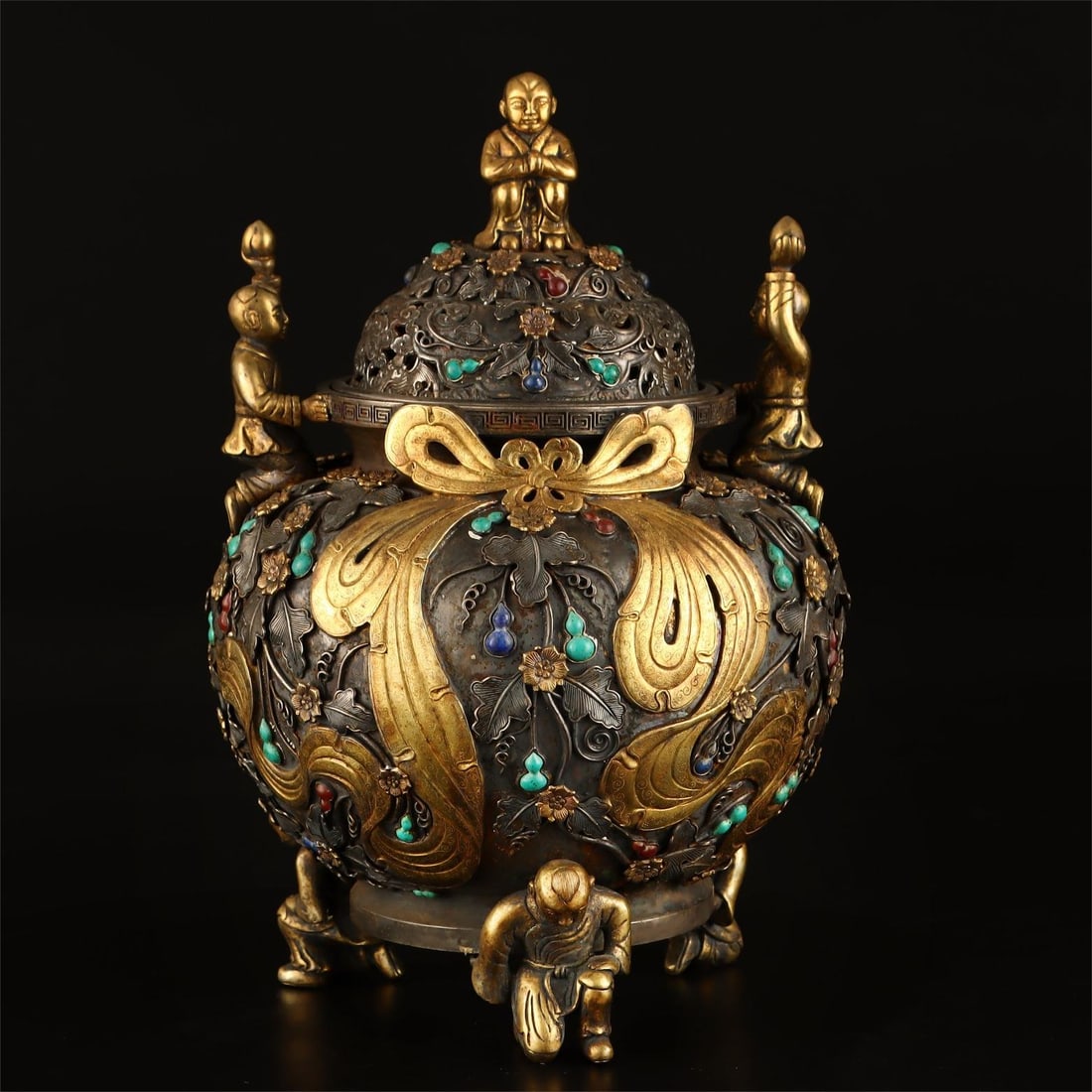 A Qing Dynasty pure silver partially gilt boy jar: A pure silver partially gilded boy jar from the Qing Dynasty Size:H:32cm W:20cm W:3.873kg (The Dimensions Of All Batches Are Manually Measured.If You Need More Detailed Information, Please Contact Our