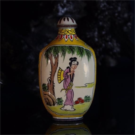 A beautiful cloisonnÃ© snuff bottle (1 of 6)