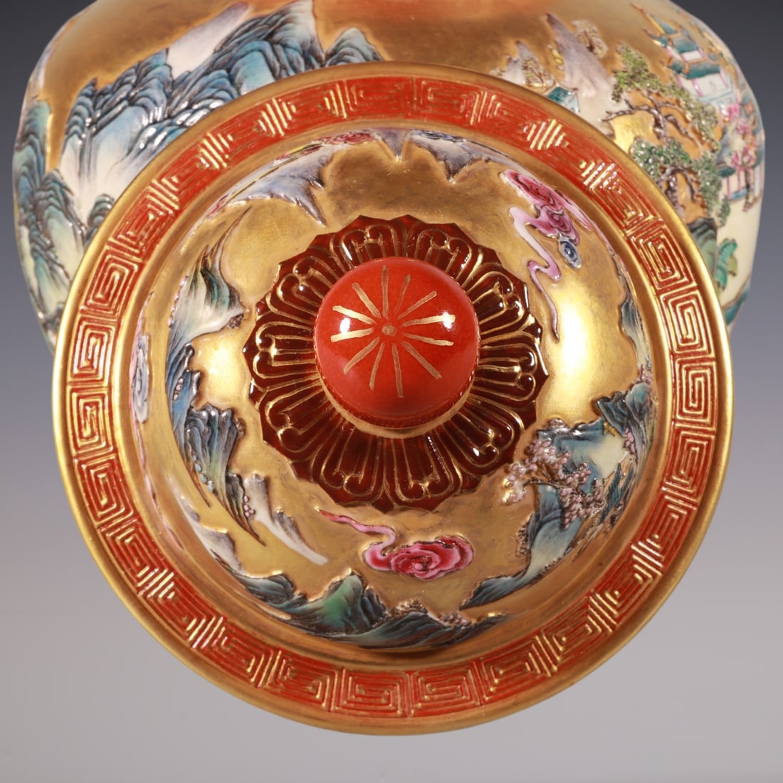 An Exquisite Enamel Landscape Pattern Tea Caddy - 7
