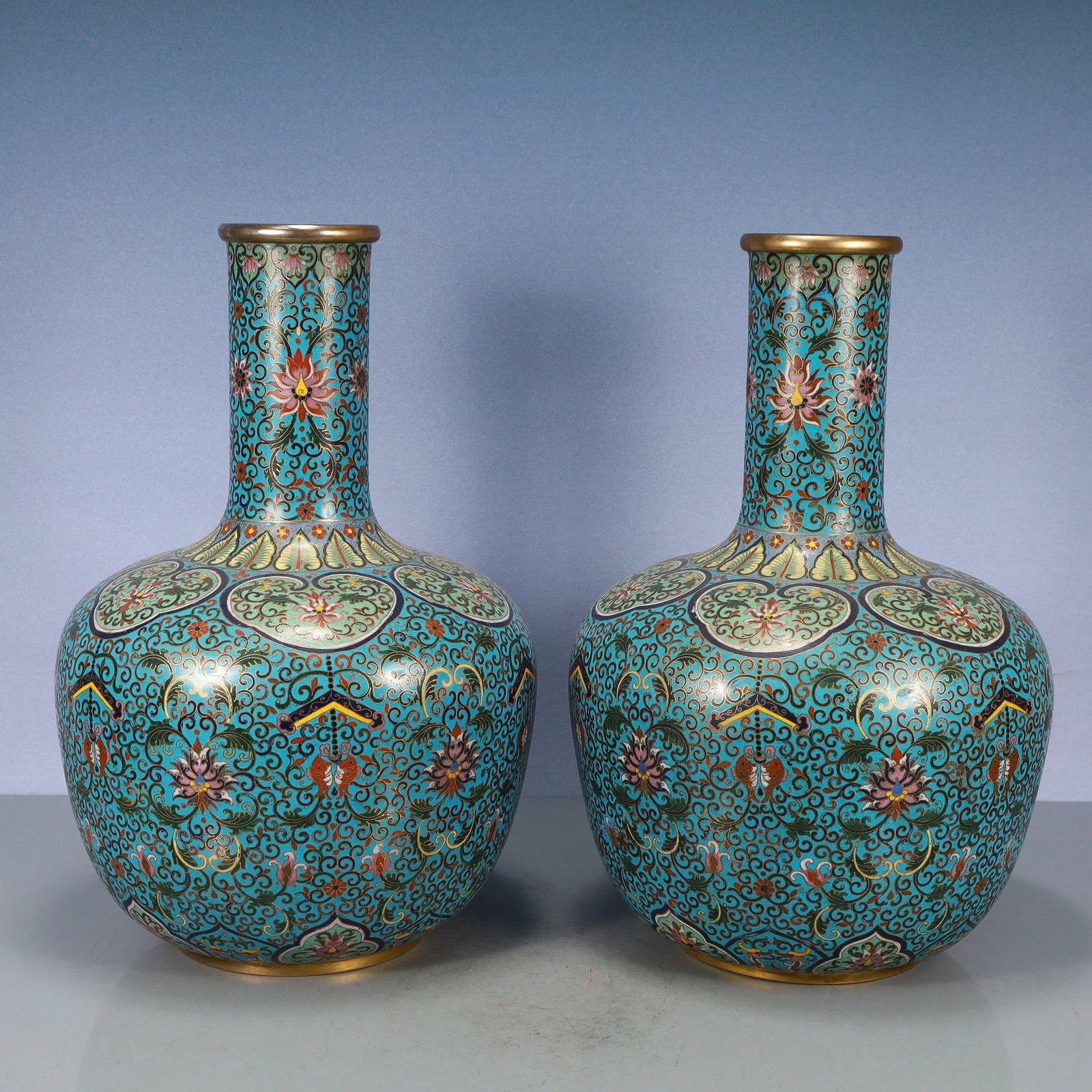 A Exquisite A pair of Cloisonne Lotus Pattern Vase: A Exquisite A pair of Cloisonne Lotus Pattern Vase Qing Dynasty, China Qianlong Four-character Mark Size:32cmx48cm Weight:9000g (The Dimensions Of All Batches Are Manually Measured.If You Need More De