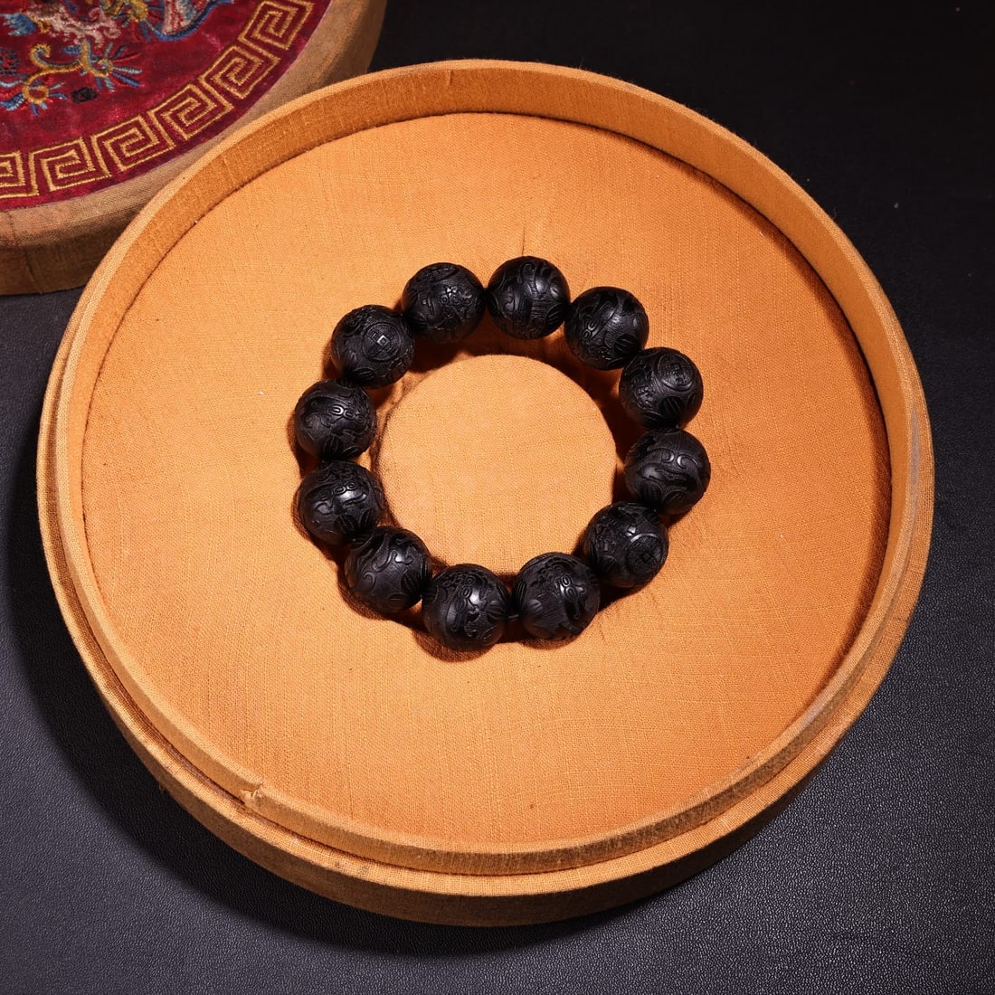 An Exquisite Eaglewood Bracelets - 2