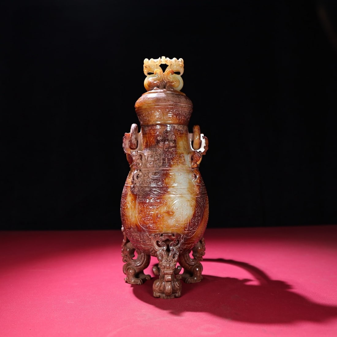 A Rare White Jade Beast-Face Pattern Beast-Ears Beast Legs Bottle: A Rare White Jade Beast-Face Pattern Beast-Ears Beast Legs Bottle,Qing Dynasty,China,With Mark,Size:33cmx11cm,(Cover)9.3cmx7.6,Total Weight:2058g (The Dimensions Of All Batches Are Manually Measured.I