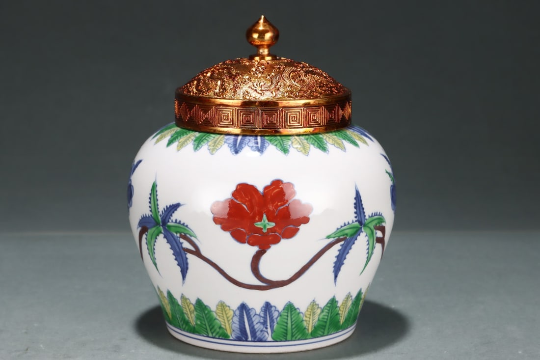 An Exquisite Doucai Lotus Pattern Jar - 3