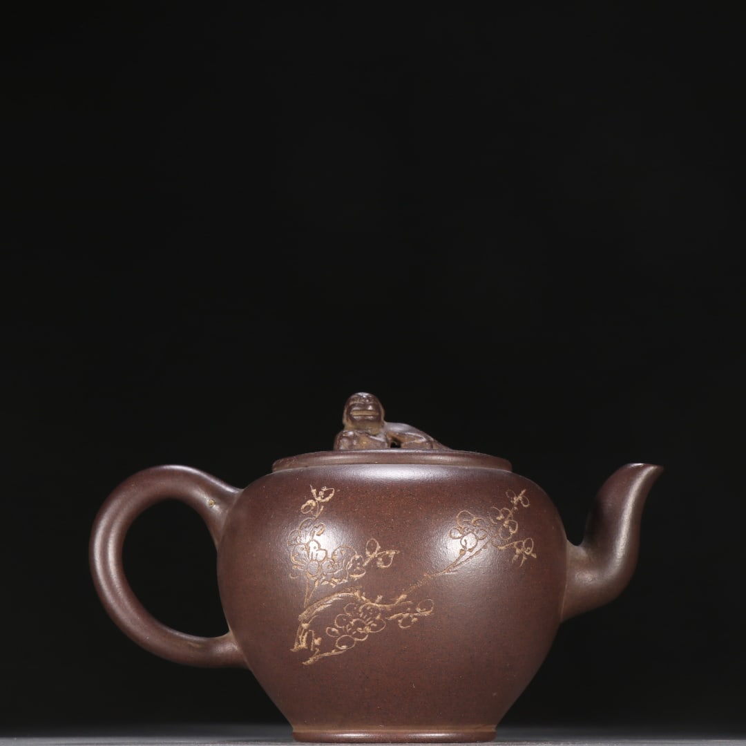 An Exquisite Purple Sands Flower Pattern with poem Teapot: An Exquisite Purple Sands Flower Pattern with poem Teapot Qing Dynasty, China Size:10.4cmx15.6cm (The Dimensions Of All Batches Are Manually Measured.If You Need More Detailed Information, Please Cont