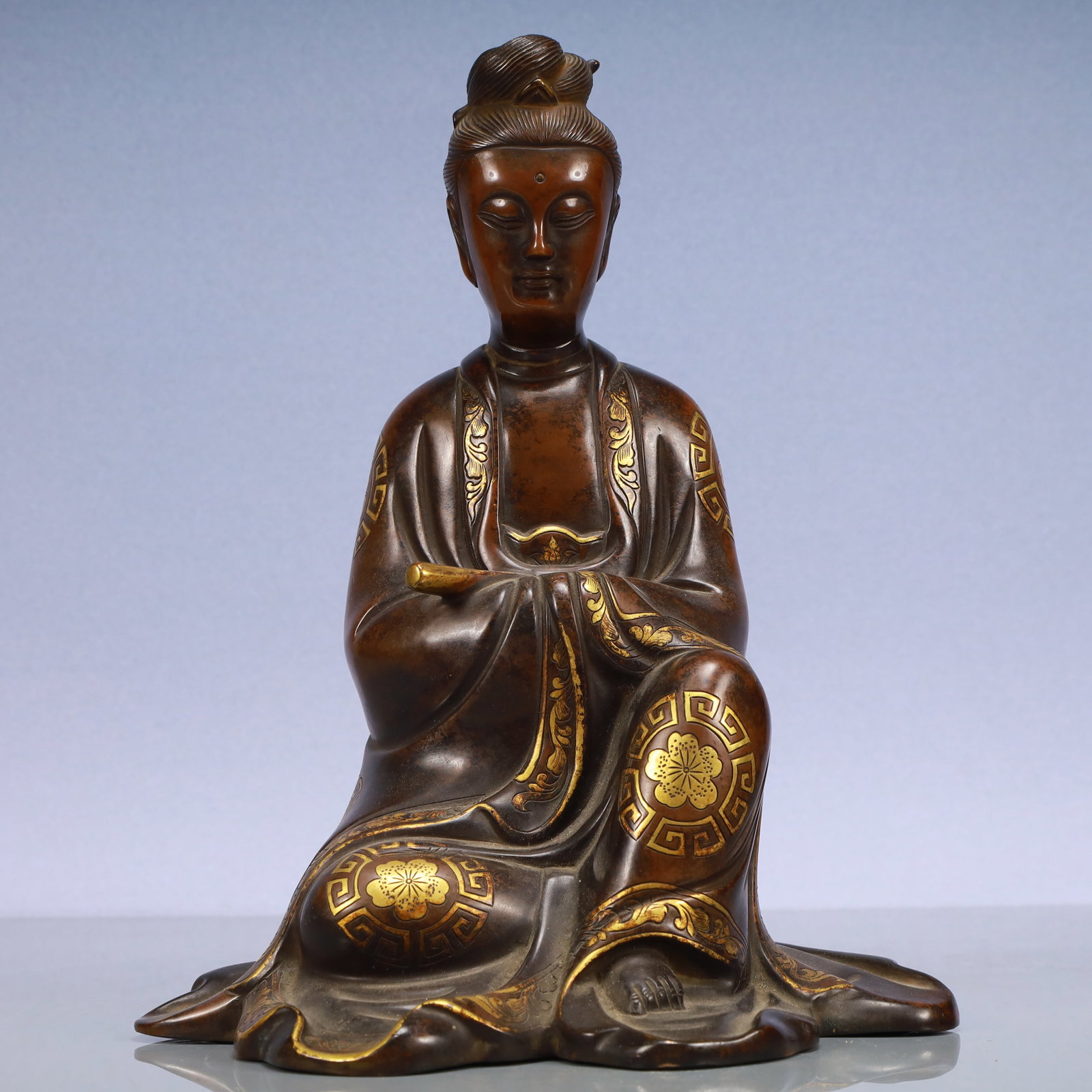 An Exquisite Gilt Bronze Statue of Avalokitesvara (1 of 9)