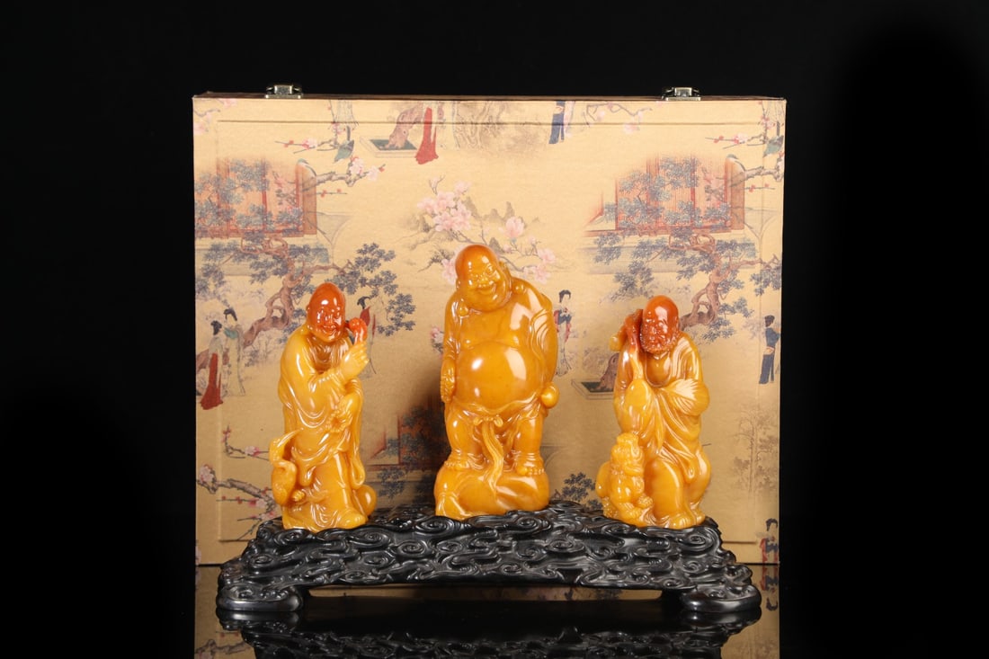 A Set of Fine Shoushan Stone Statue of Maitreya Buddha Statue of Arhat Ornament: A Set of Fine Shoushan Stone Statue of Maitreya Buddha Statue of Arhat Ornament Qing Dynasty, China Size:18cmx8cmx5cm Weight:2226g (The Dimensions Of All Batches Are Manually Measured.If You Need