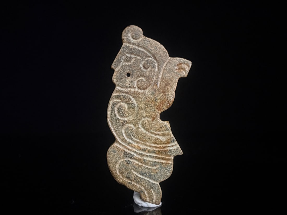 An Exquisite White Jade Figure-Shaped Pendant: An Exquisite White Jade Figure-Shaped Pendant,Qing Dynasty,China,Size:7.3cmx3.4cmx0.8cm,Weight:35g (The Dimensions Of All Batches Are Manually Measured.If You Need More Detailed Information, Please
