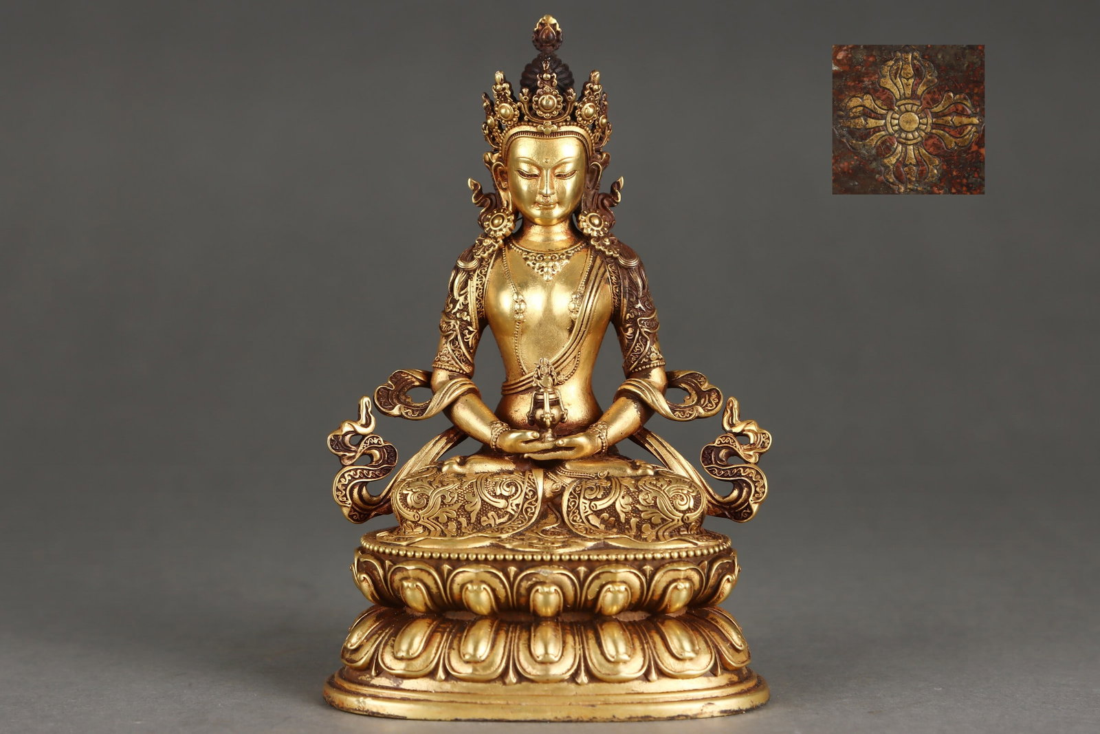 A Solemn Gilt Bronze Statue of Amitayus: A Solemn Gilt Bronze Statue of Amitayus,Ming Dynasty,China,Size:11.5cmx7.3cm,Weight:700g (The Dimensions Of All Batches Are Manually Measured.If You Need More Detailed Information, Please Contact Our