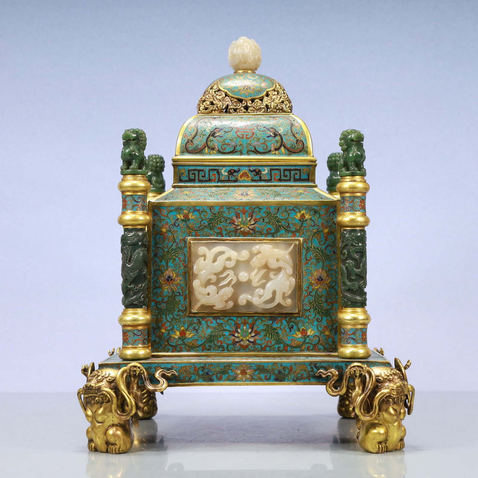 A Exquisite Cloisonne Inlaid White Jade Lotus Pattern Pine and Crane Pattern Box: A Exquisite Cloisonne Inlaid White Jade Lotus Pattern Pine and Crane Pattern Box Qing Dynasty, China Qianlong Four-character Mark Size:28cmx37cm Weight:7200g (The Dimensions Of All Batches Are Manuall