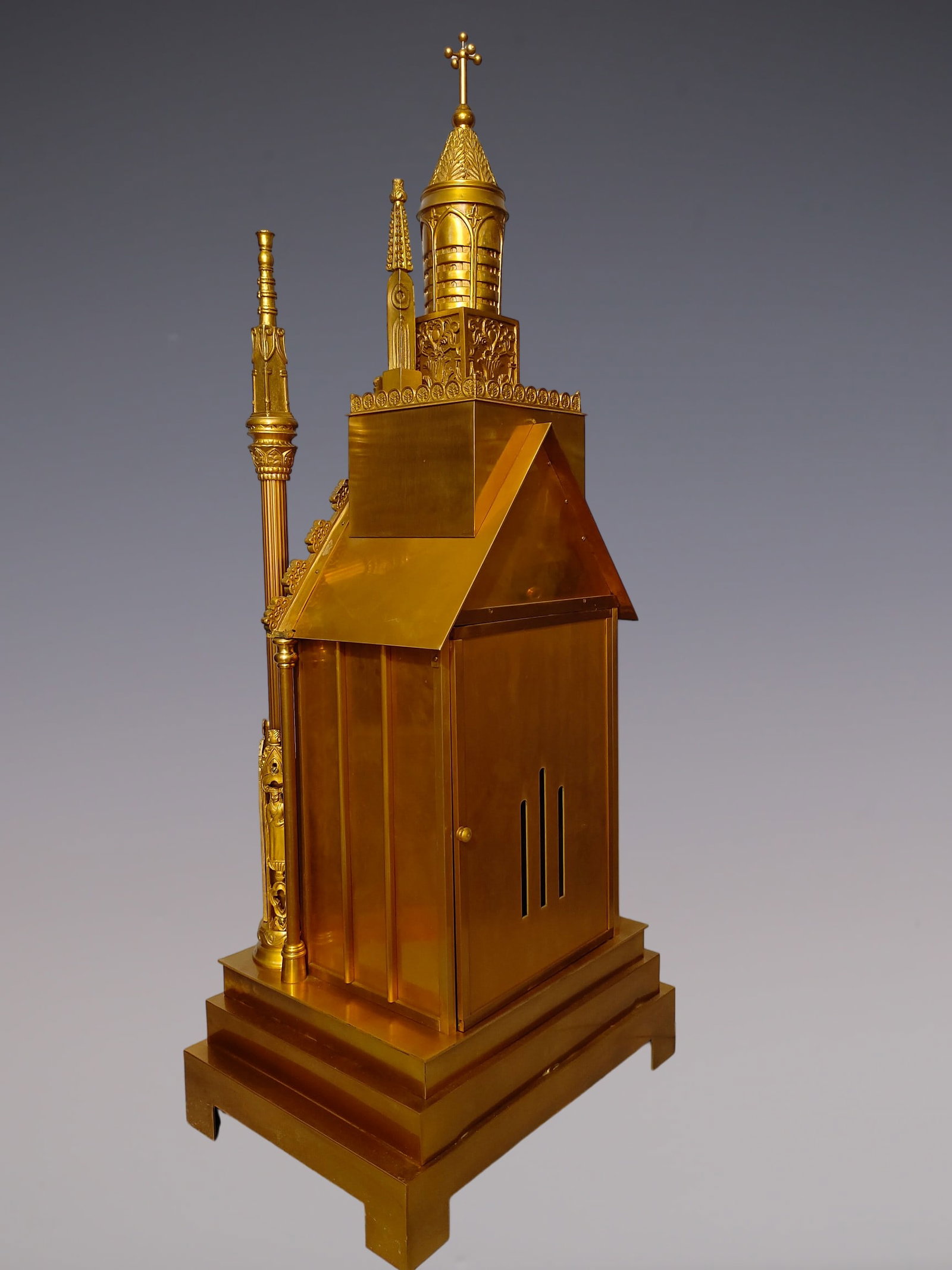 An Exquisite Gilt Bronze Figure Pattern Clock - 6