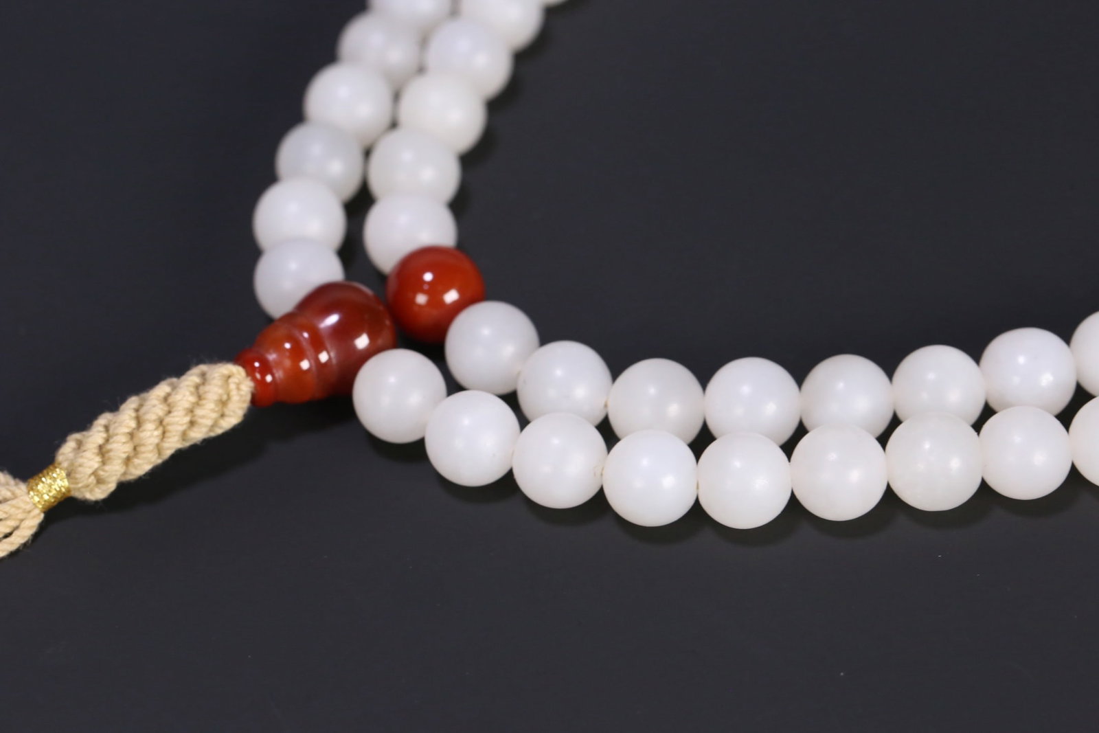 An Exquisite White Jade Bracelets - 2