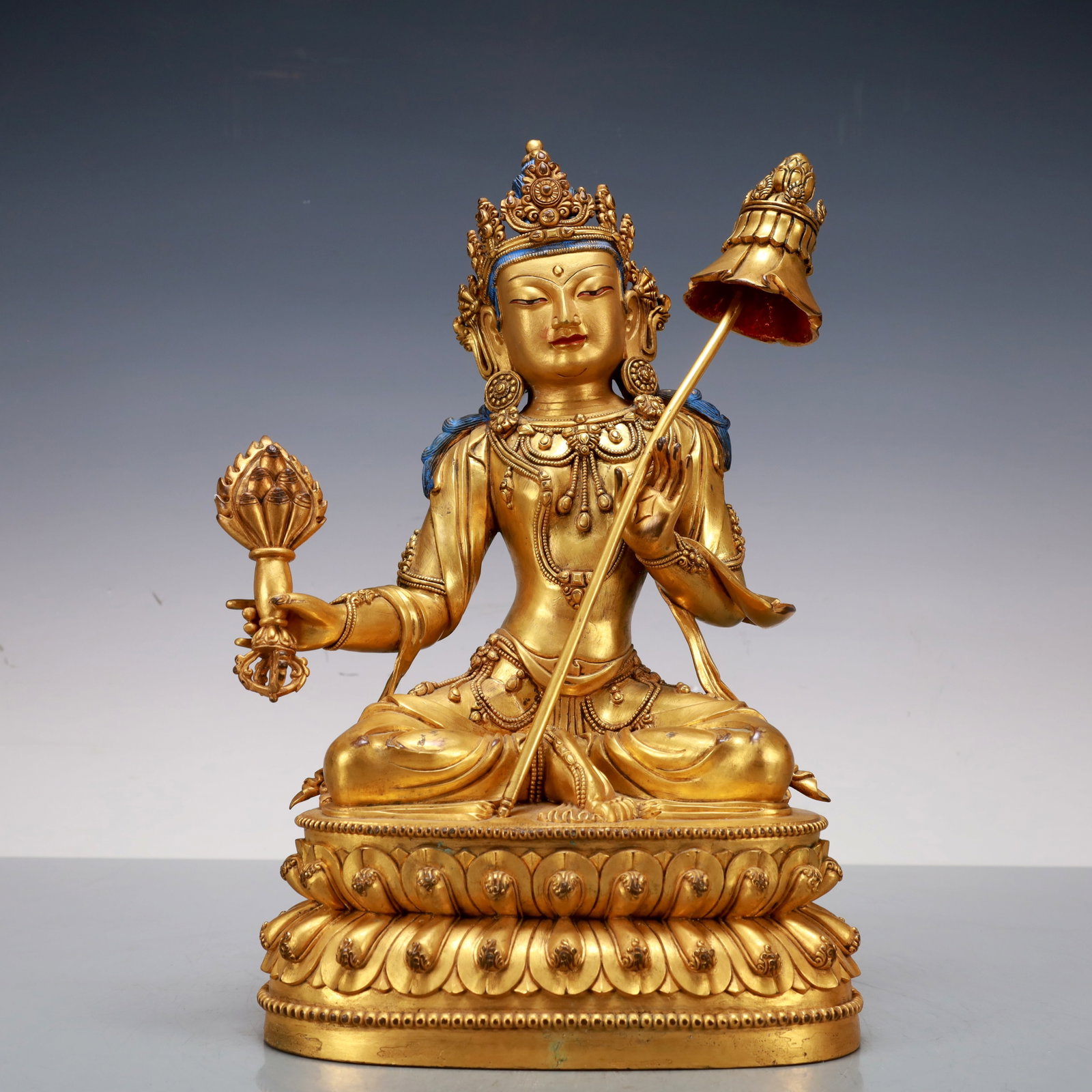 A Exquisite Gilt Bronze Statue of Bodhisattva Buddha statue (1 of 12)