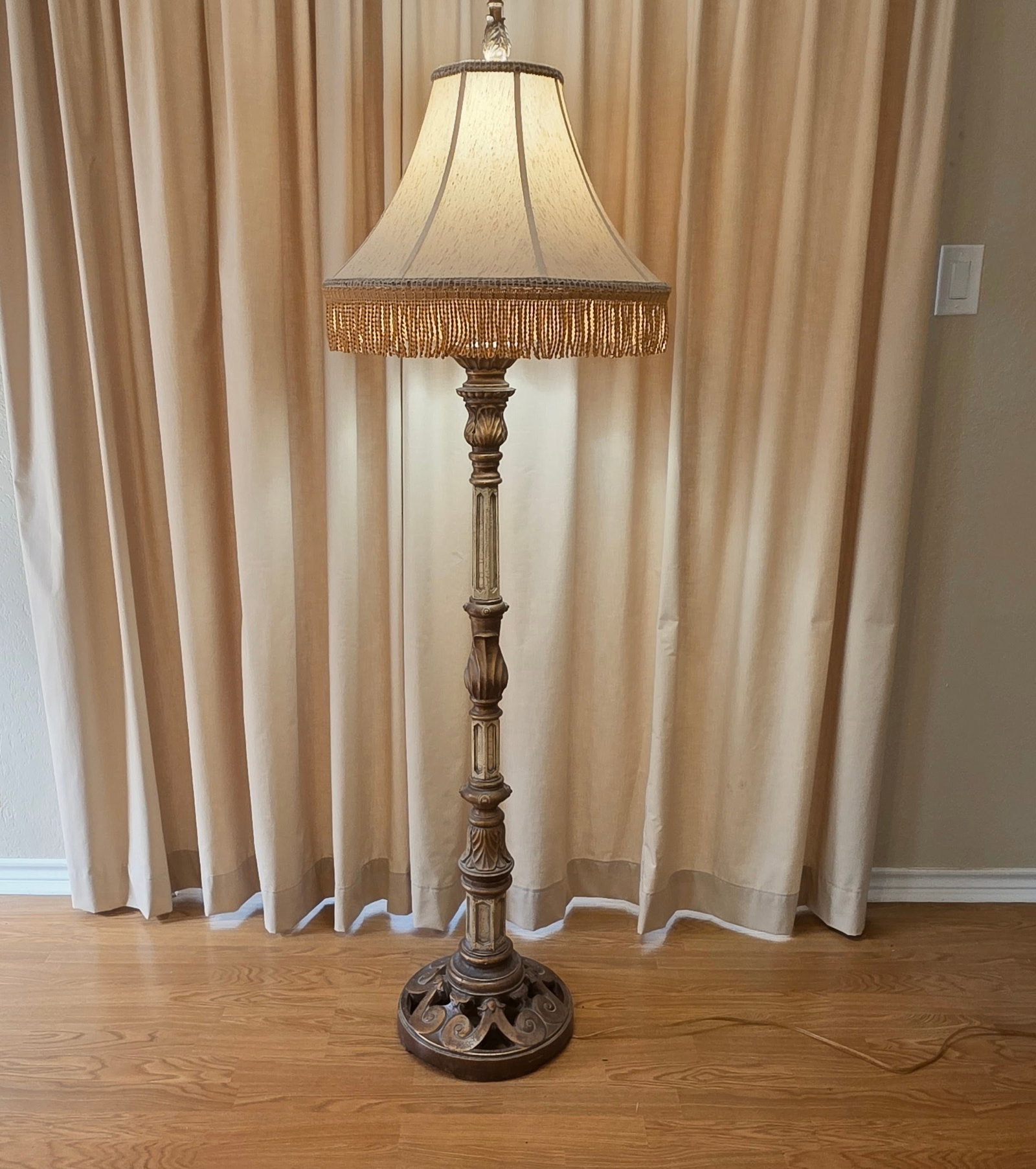 Baroque-Style Floor Lamp - 2