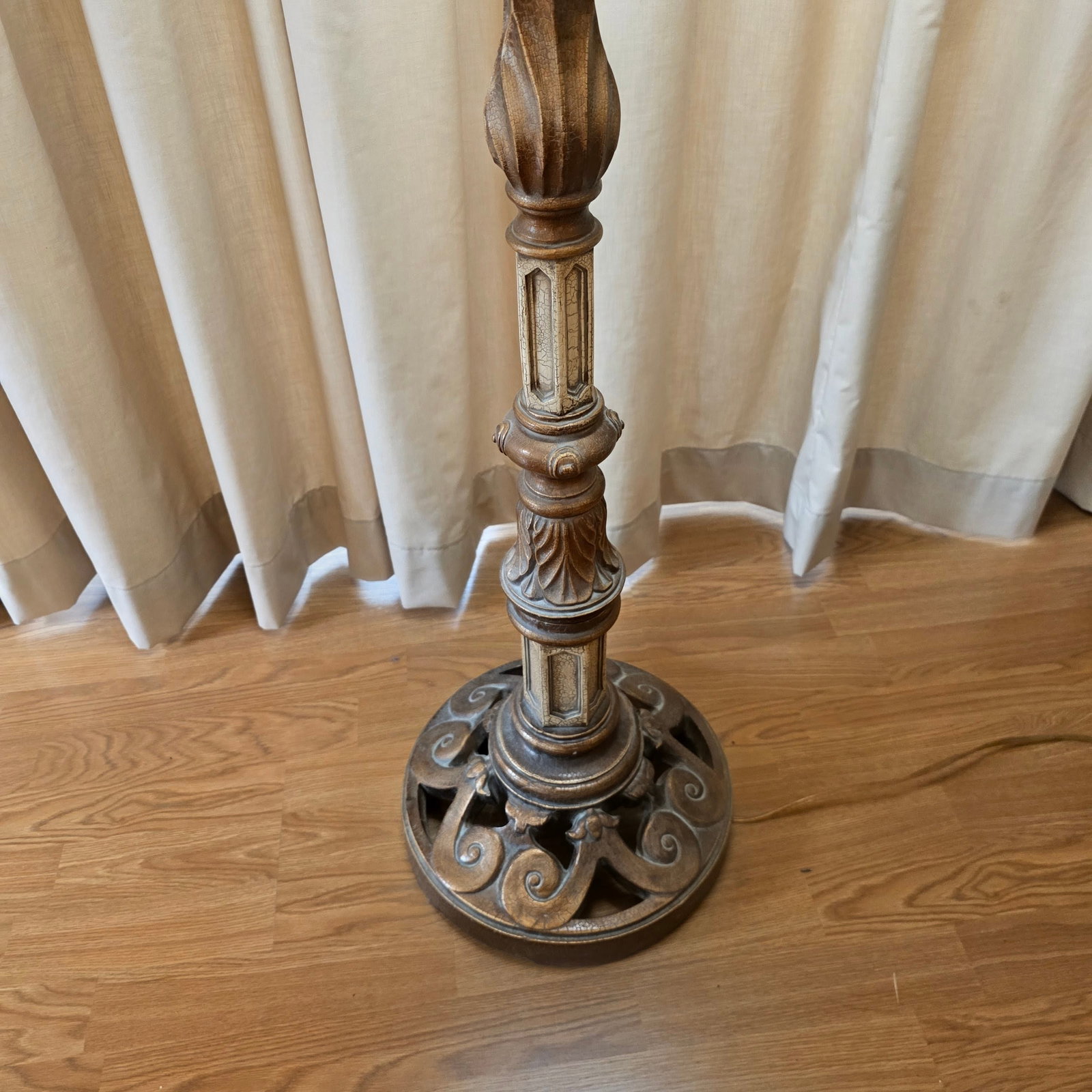 Baroque-Style Floor Lamp - 4