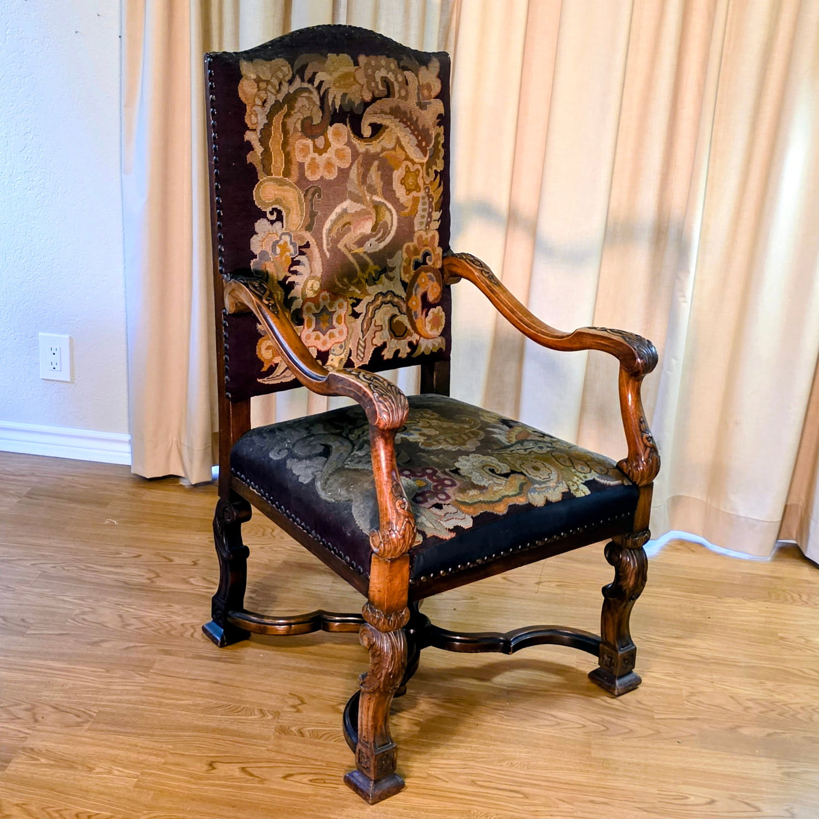 French Antique Armchair in the Louis XIV Style: A magnificent French antique open armchair. This stately, formal piece is a masterclass in late 17th-century style furniture design, boasting both a commanding presence and exquisite craftsmanship.