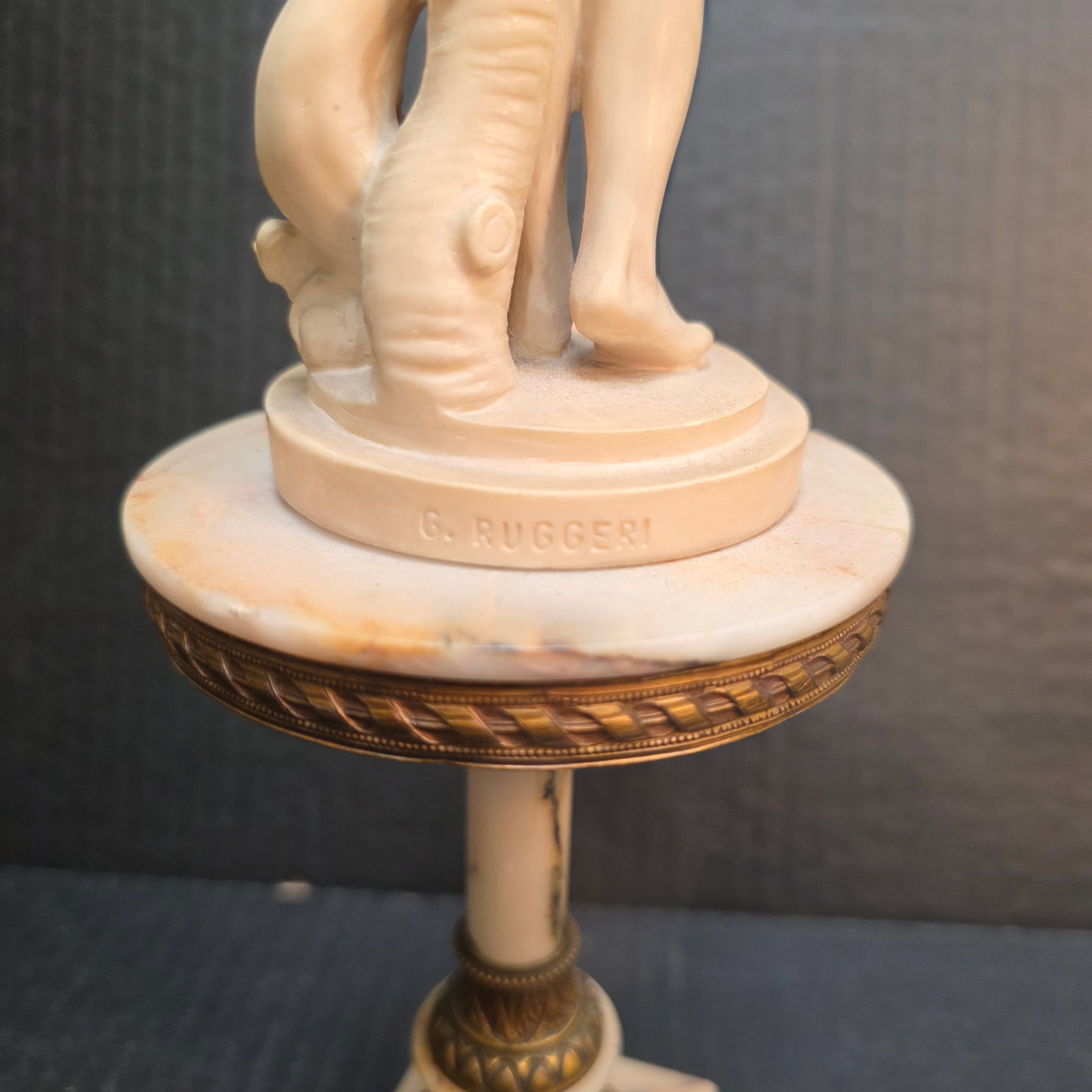 Small Venus Statue by Gino Ruggeri - 5