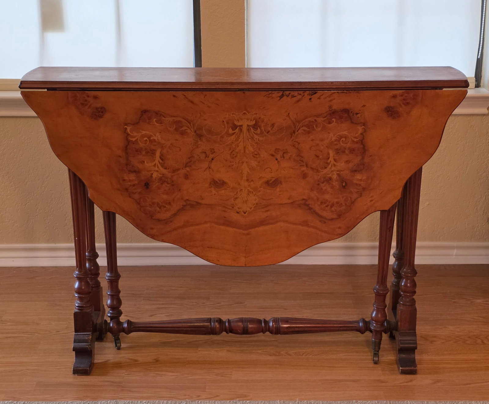 Sutherland Gateleg Table (1 of 10)