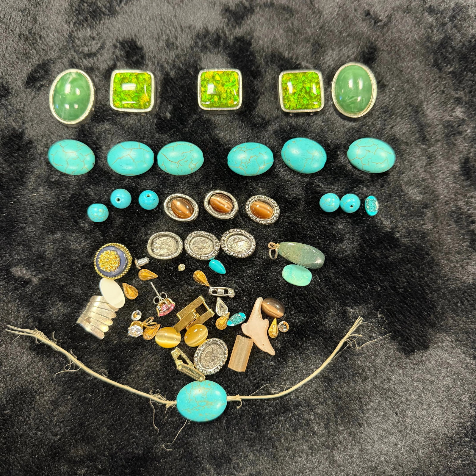 Artisan Stone & Jewelry Lot Various Sizes, HD44: Curated collection of turquoise, aventurine, and silver settings.
