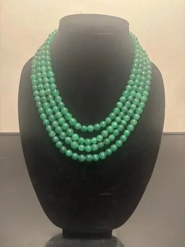 AAA+ Quality 4 Strand Womens Green Emerald 1093.00 Cts Beautiful Necklace Jewelery Cus-Jew74: AAA+ Quality 1093.00 Cts Earth-Mined Green Emerald 4-Strand Beaded Necklace Product Details: Gemstone: Natural Emerald (Earth-Mined) Total Weight: Approx. 1093.00 Carats Bead Shape: Round Strands: 4 S