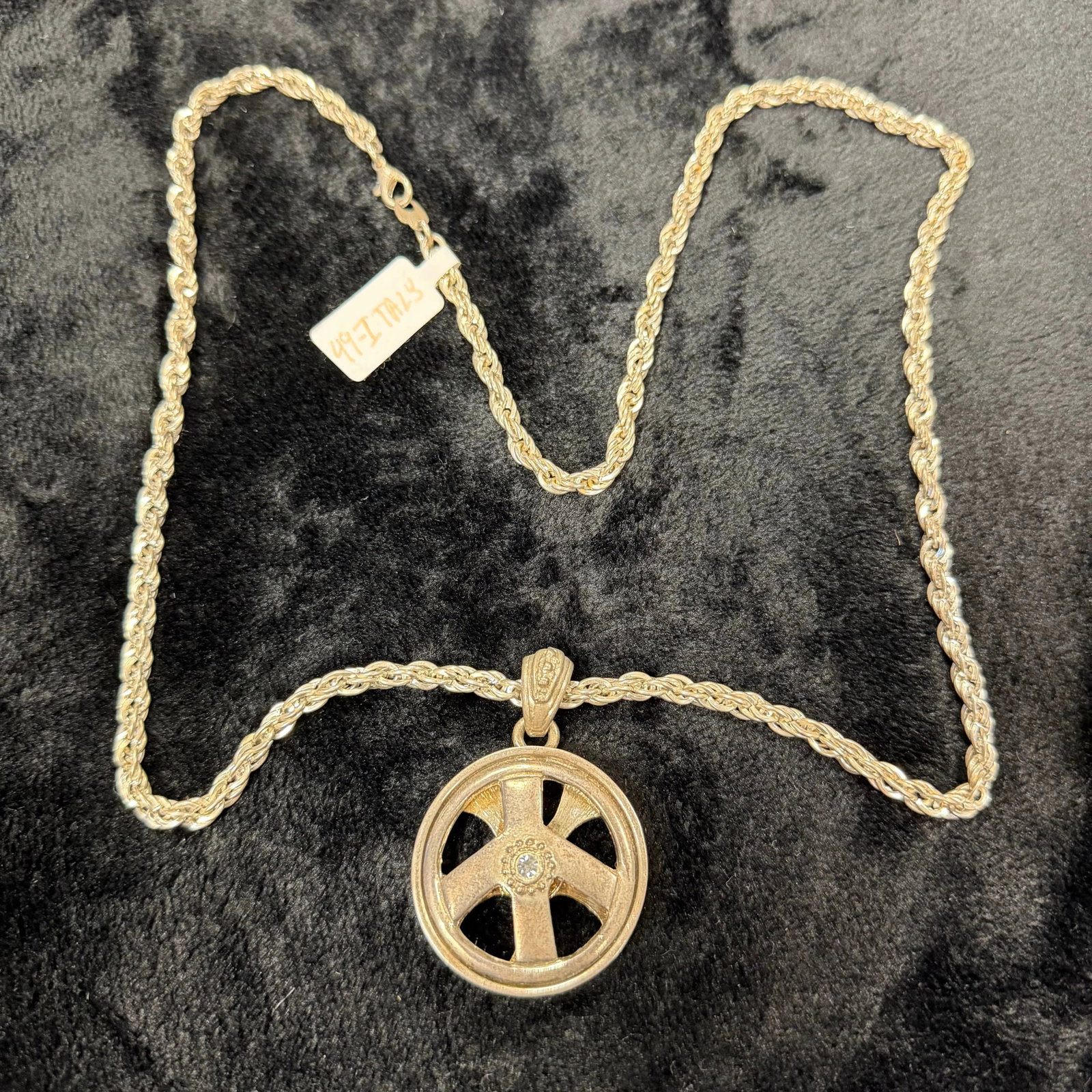 Compass Medallion Rope Chain 24" Length, HD36: Heavy gold-tone rope chain with a central nautical medallion.