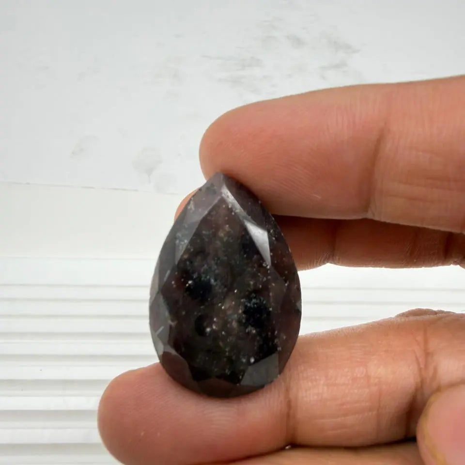 AA+ QUALITY PEAR MIXED NATURAL RUBY, RED COLORED, INDIAN GEMSTONE, WEIGHT 92.9 CTS: AA+ QUALITY PEAR MIXED NATURAL RUBY, RED COLORED, INDIAN GEMSTONE, WEIGHT 92.9 CTS