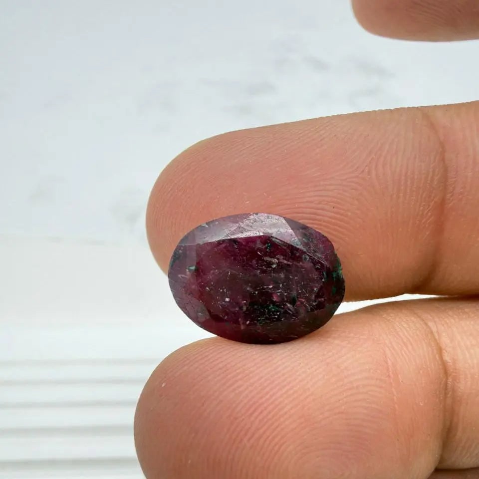 AA+ QUALITY OVAL MIXED NATURAL RUBY, RED COLORED, INDIAN GEMSTONE, WEIGHT 8.55 CTS: AA+ QUALITY OVAL MIXED NATURAL RUBY, RED COLORED, INDIAN GEMSTONE, WEIGHT 8.55 CTS