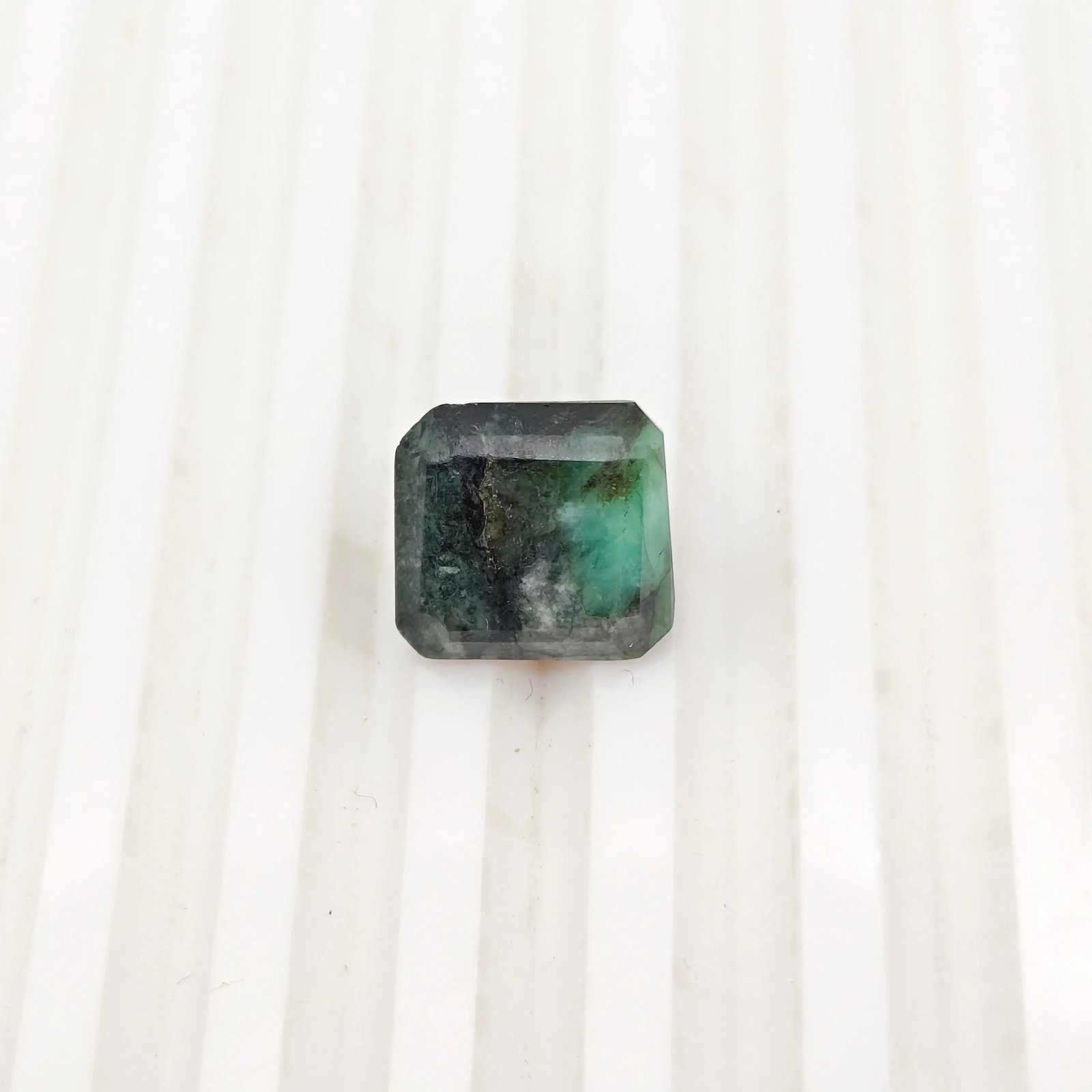 A+ QUALITY SQUARE MIXED NATURAL EMERALD, GREEN COLORED, INDIAN GEMSTONE, WEIGHT 8.05 CTS: A+ QUALITY SQUARE MIXED NATURAL EMERALD, GREEN COLORED, INDIAN GEMSTONE, WEIGHT 8.05 CTS