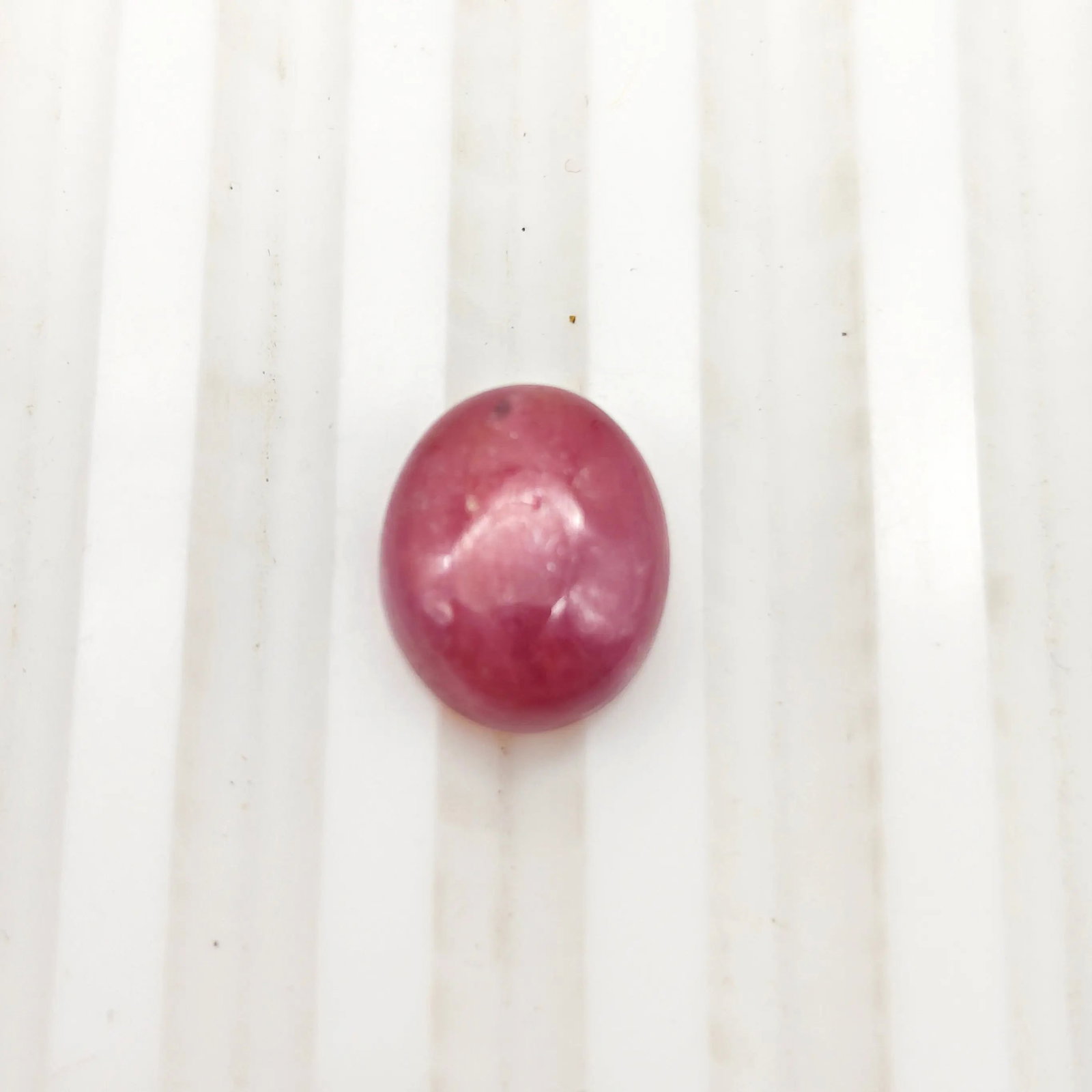 A+ QUALITY OVAL CABOCHON NATURAL RUBY, RED COLORED, INDIAN GEMSTONE, WEIGHT 4.75 CTS (1 of 1)