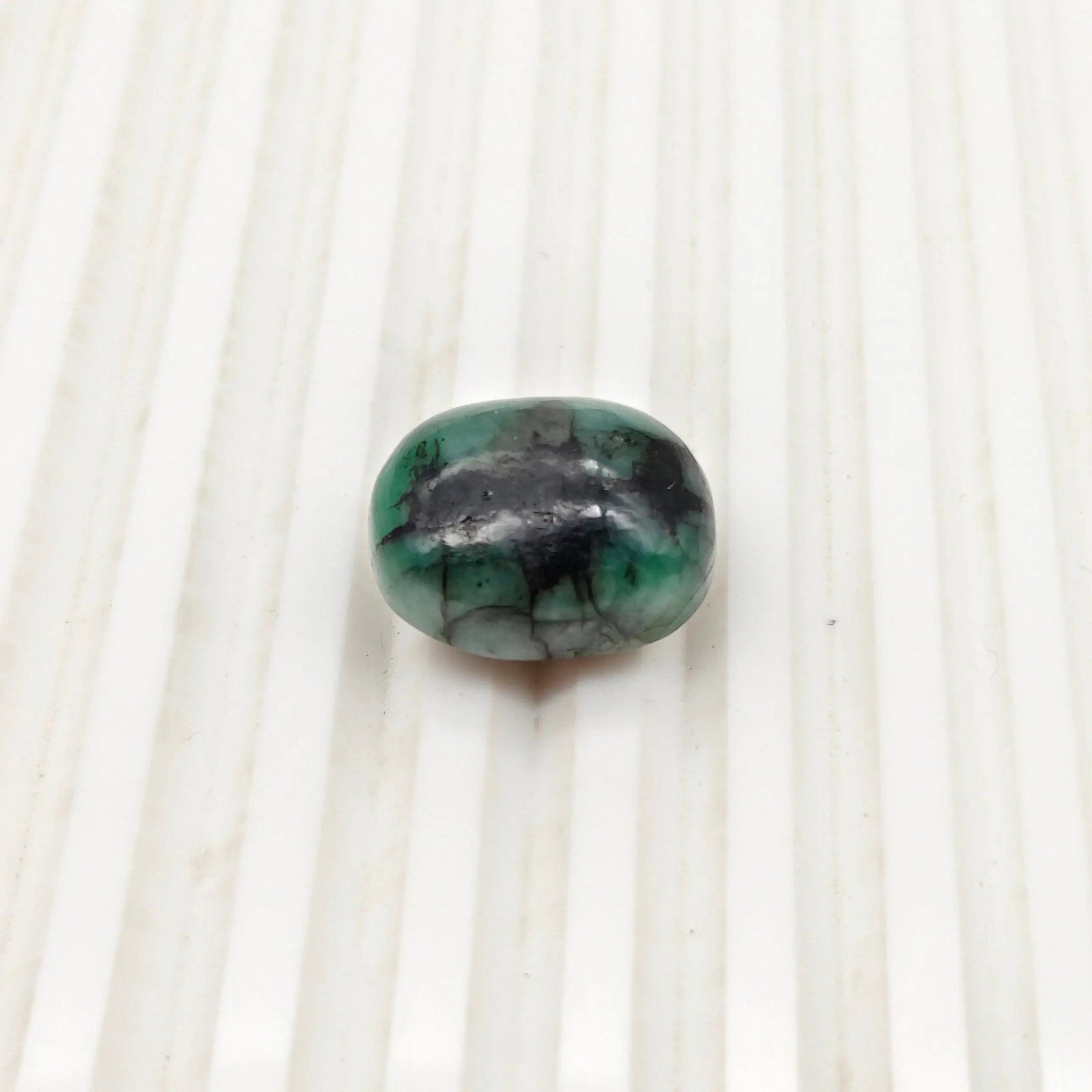 A++ QUALITY OVAL CABOCHON NATURAL EMERALD, GREEN COLORED, INDIAN GEMSTONE, WEIGHT 24.2 CTS: A++ QUALITY OVAL CABOCHON NATURAL EMERALD, GREEN COLORED, INDIAN GEMSTONE, WEIGHT 24.2 CTS