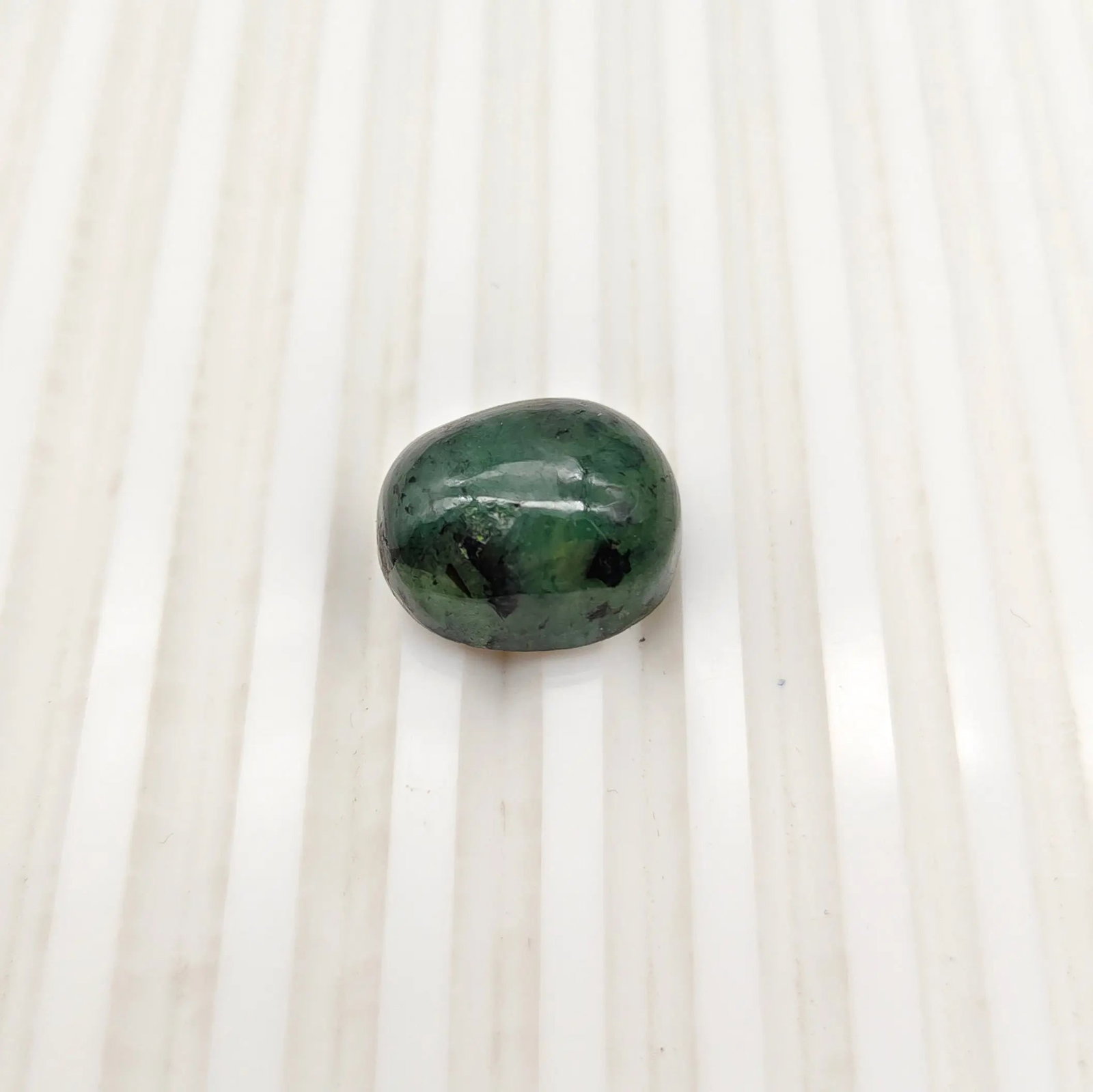 A+ QUALITY OVAL CABOCHON NATURAL EMERALD, GREEN COLORED, INDIAN GEMSTONE, WEIGHT 20.45 CTS: A+ QUALITY OVAL CABOCHON NATURAL EMERALD, GREEN COLORED, INDIAN GEMSTONE, WEIGHT 20.45 CTS