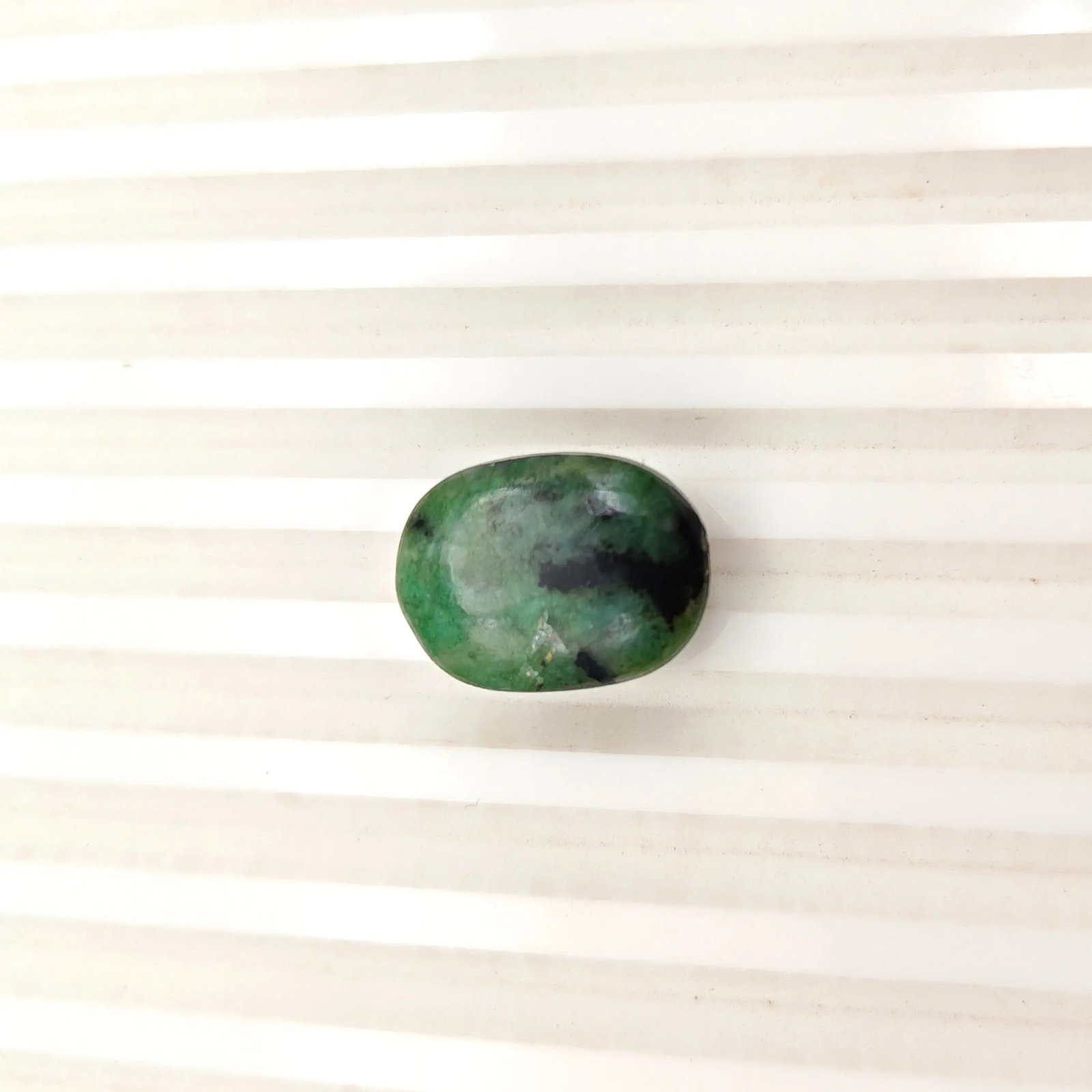 A+ QUALITY OVAL CABOCHON NATURAL EMERALD, GREEN COLORED, INDIAN GEMSTONE, WEIGHT 22.45 CTS: A+ QUALITY OVAL CABOCHON NATURAL EMERALD, GREEN COLORED, INDIAN GEMSTONE, WEIGHT 22.45 CTS