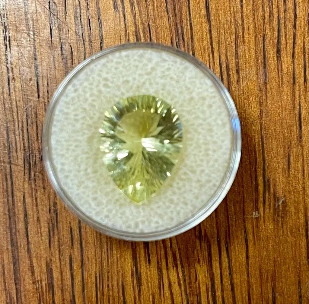 AAA+ Certified Natural Peridot Bruma Cuartz Gemstone (7.4 Carats), Clear Yellow Green Color Item#08, (1 of 1)