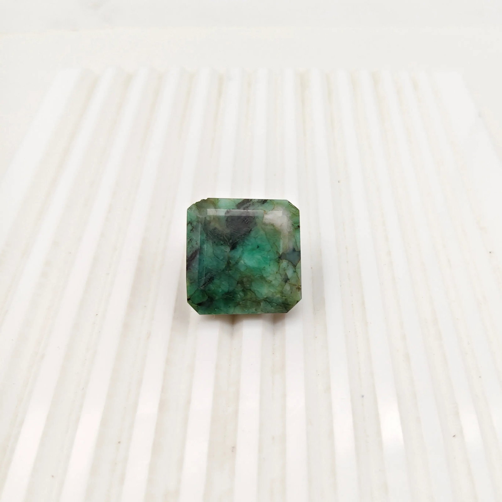 Exceptional Quality SQUARE MIXED EMERALD, GREEN COLORED, INDIAN GEMSTONE, WEIGHT 47.35 CTS: ABC Rugs, Kilims & Jewelry offers internationally certified and verified pieces, with documentation provided by trusted gemological institutions, manufacturers, and industry professionals. At ABC