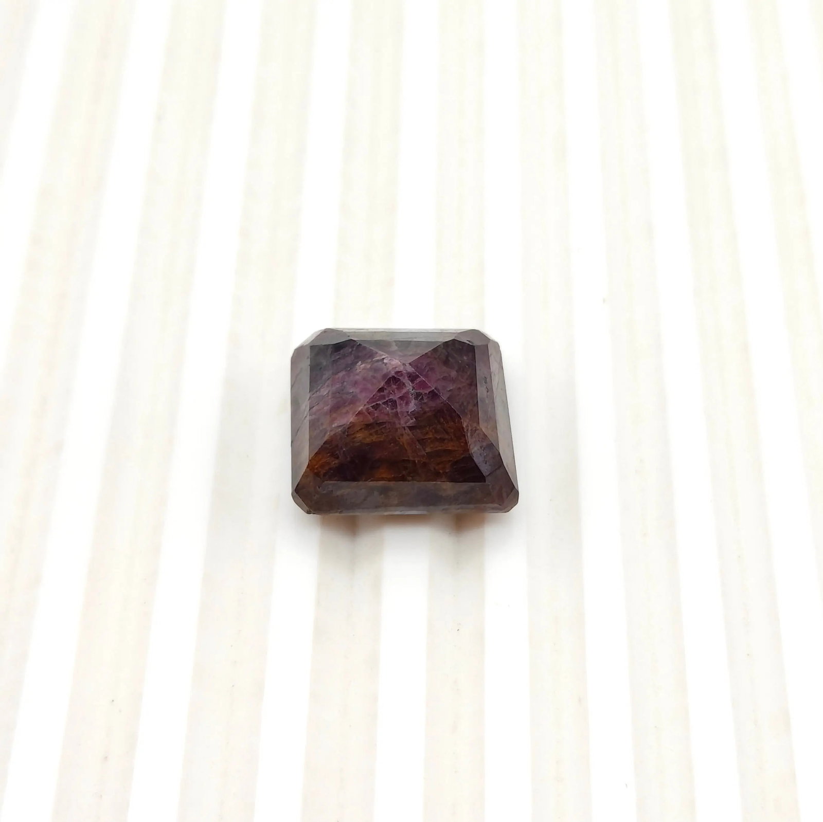 Exceptional Quality SQUARE MIXED RUBY, RED COLORED, INDIAN GEMSTONE, WEIGHT 49.6 CTS: ABC Rugs, Kilims & Jewelry offers internationally certified and verified pieces, with documentation provided by trusted gemological institutions, manufacturers, and industry professionals. At ABC