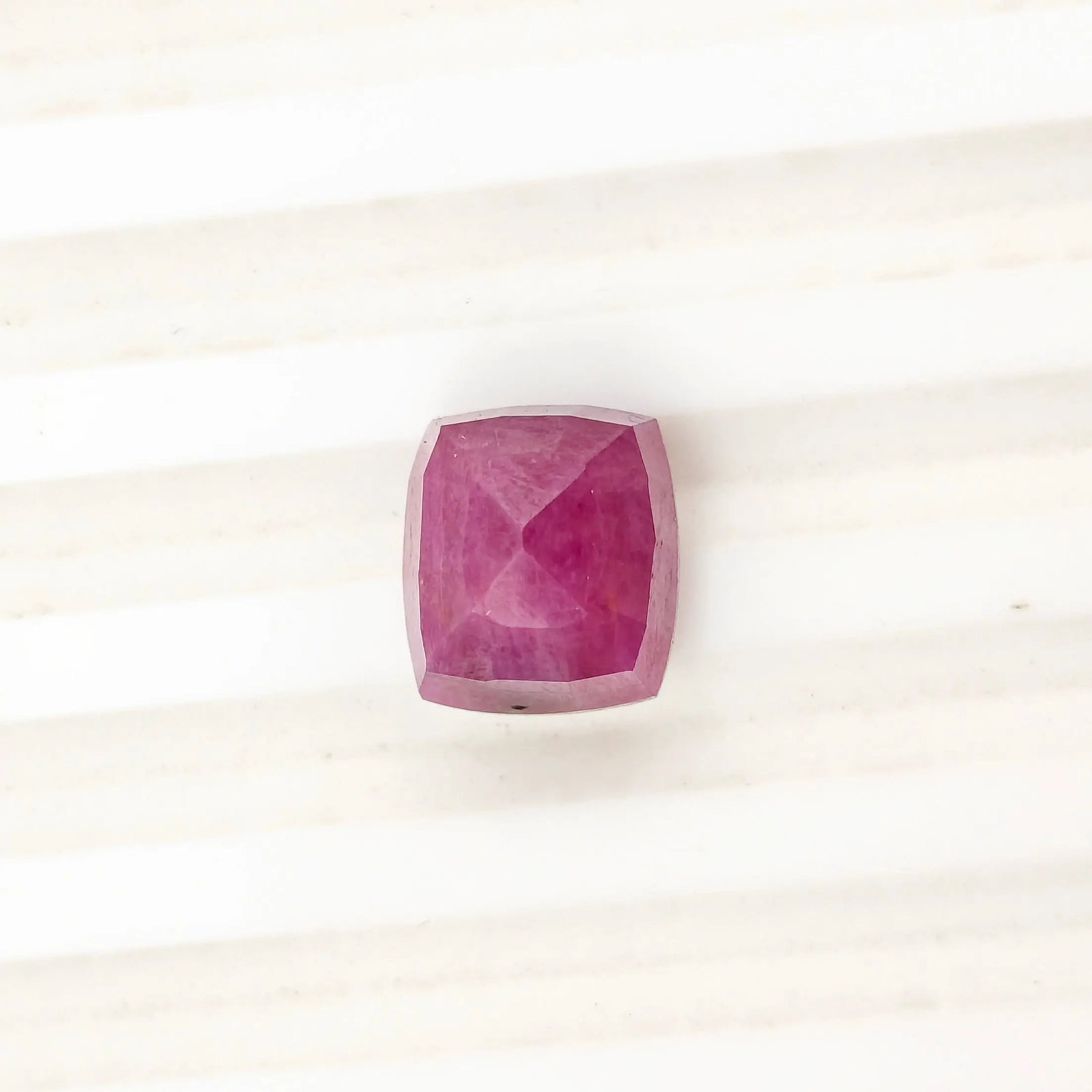 Exceptional Quality CABOCHON MIXED RUBY, RED COLORED, INDIAN GEMSTONE, WEIGHT 8.15 CTS: ABC Rugs, Kilims & Jewelry offers internationally certified and verified pieces, with documentation provided by trusted gemological institutions, manufacturers, and industry professionals. At ABC 