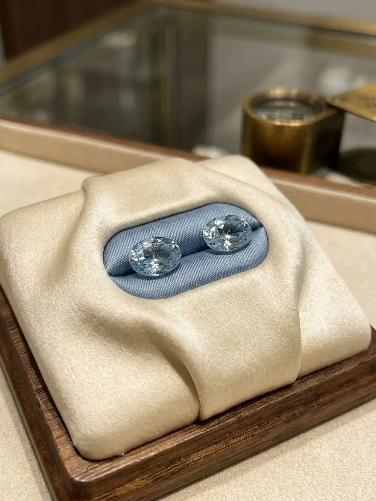 Exceptional Quality Aquamarine, Oval Shaped, lite Blue Colored, Weight 0.22Ct.,Dimensions 5x3mm.: ABC Rugs, Kilims & Jewelry offers internationally certified and verified pieces, with documentation provided by trusted gemological institutions, manufacturers, and industry professionals. At ABC 