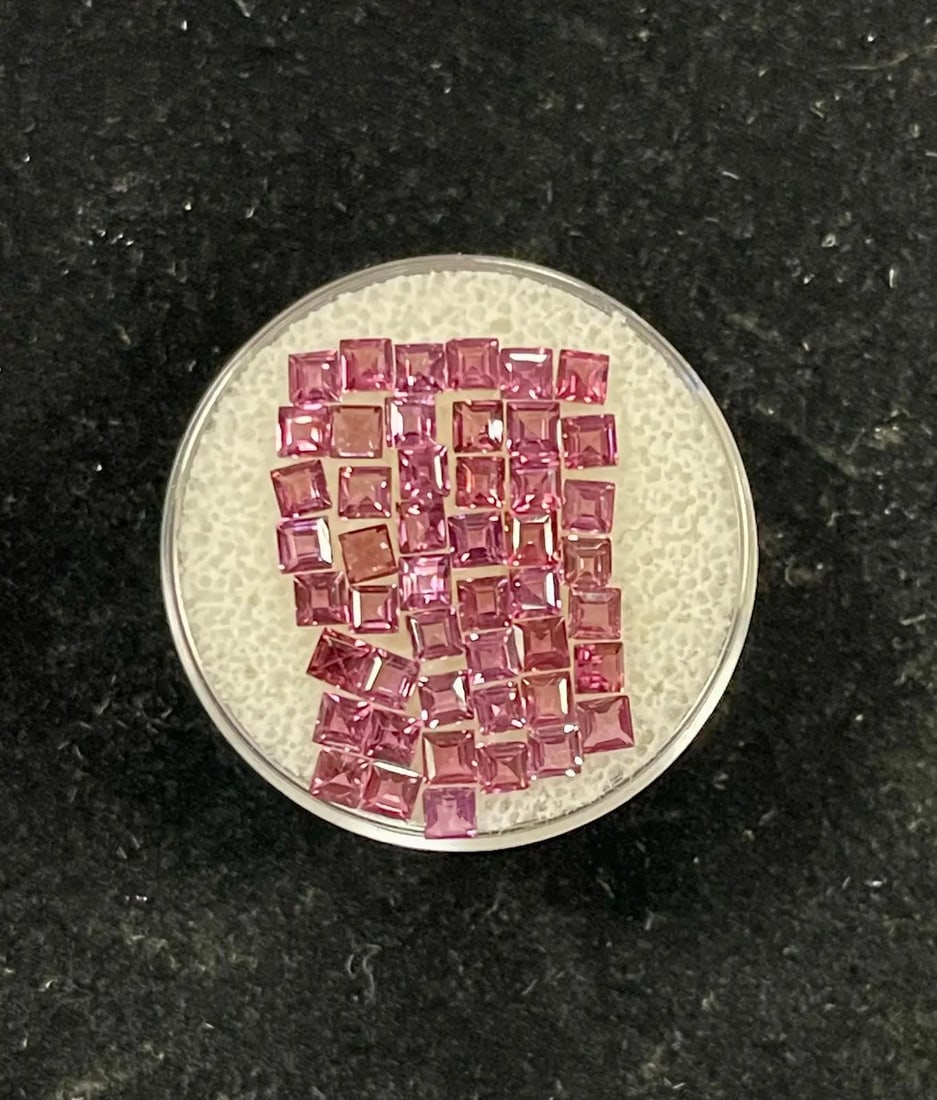 Exceptional Quality 48 Pieces, Red Rose, Garnet Rhodolite Square, Princess Cut Shaped Srilankan: ABC Rugs, Kilims & Jewelry offers internationally certified and verified pieces, with documentation provided by trusted gemological institutions, manufacturers, and industry professionals. At ABC 