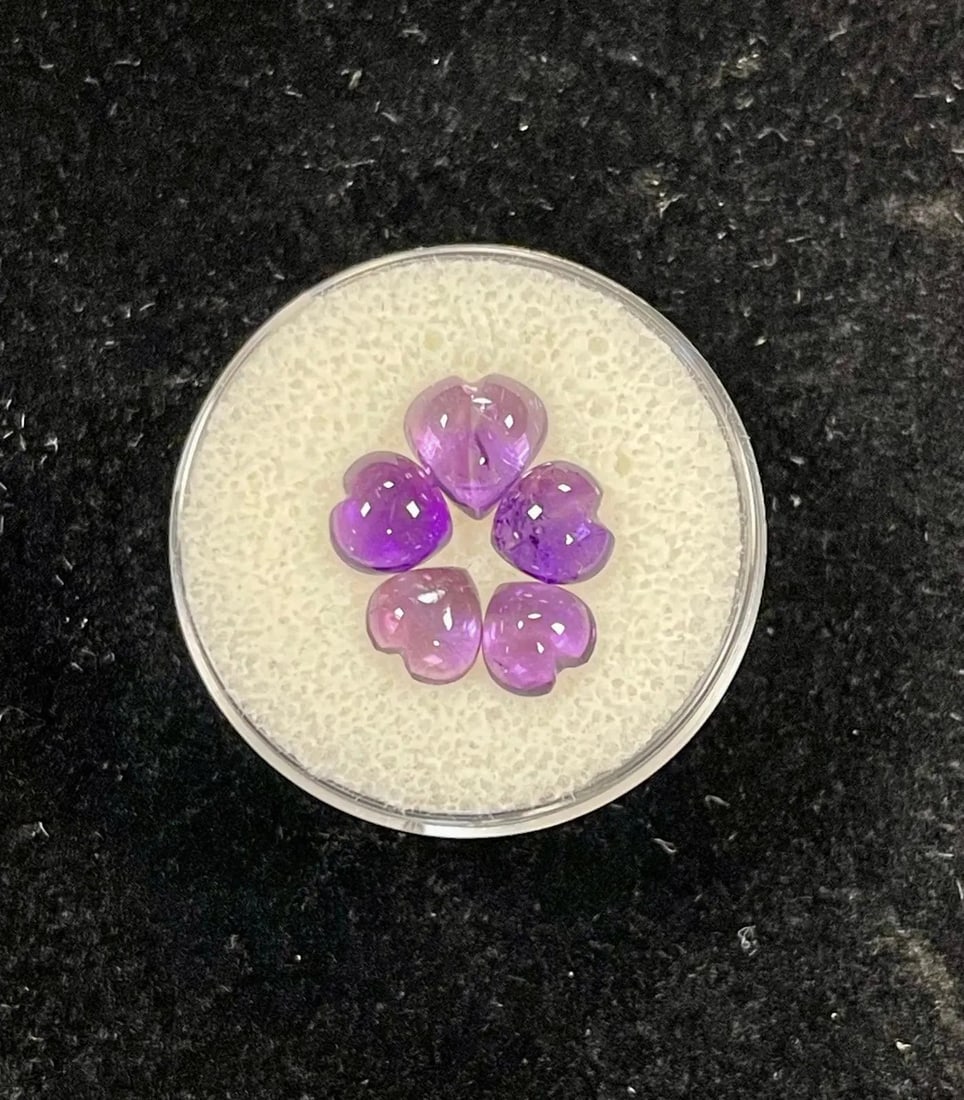 Exceptional Quality 5 Pieces, Purple Amethyst Hearts(Trillion Cab) Shaped Brazil Gemstone Weight: ABC Rugs, Kilims & Jewelry offers internationally certified and verified pieces, with documentation provided by trusted gemological institutions, manufacturers, and industry professionals. At ABC 