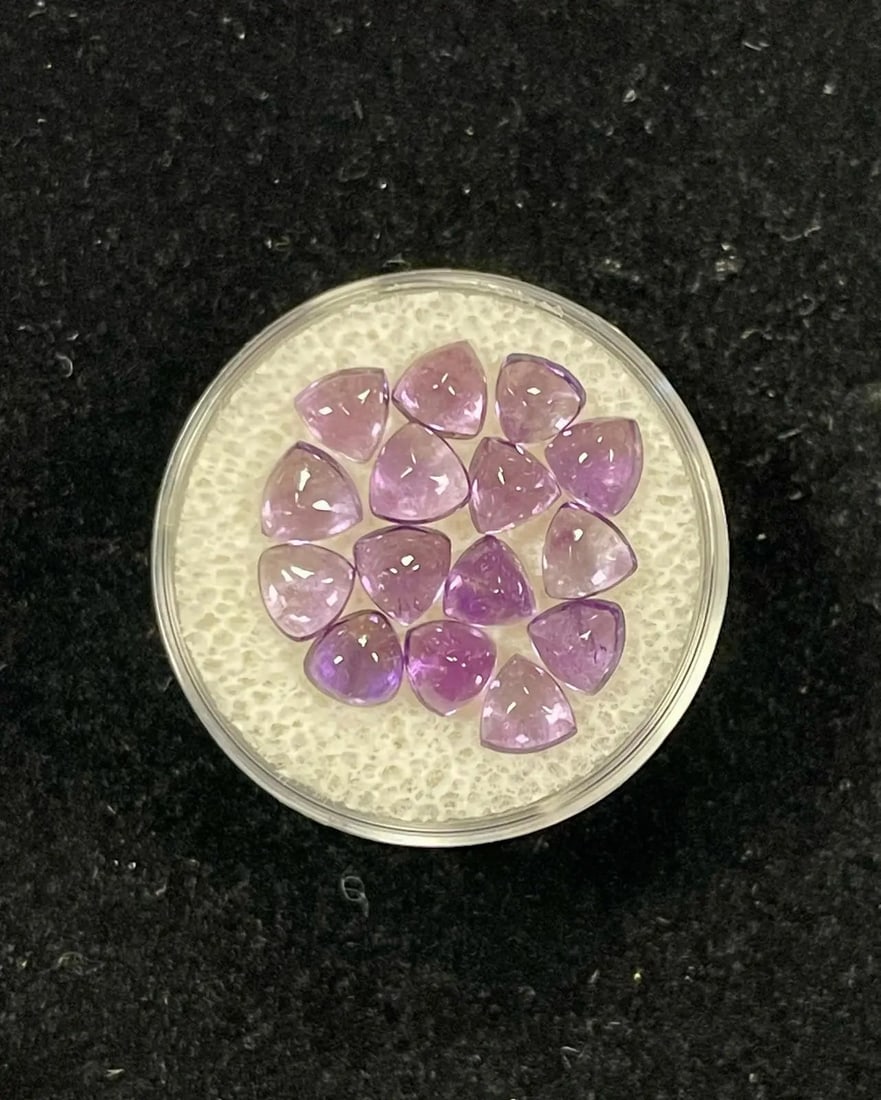 Exceptional Quality 15 Pieces, L. Purple Amethyst Hearts(Trillion Cab) Shaped Brazil Gemstone Weight: ABC Rugs, Kilims & Jewelry offers internationally certified and verified pieces, with documentation provided by trusted gemological institutions, manufacturers, and industry professionals. At ABC 