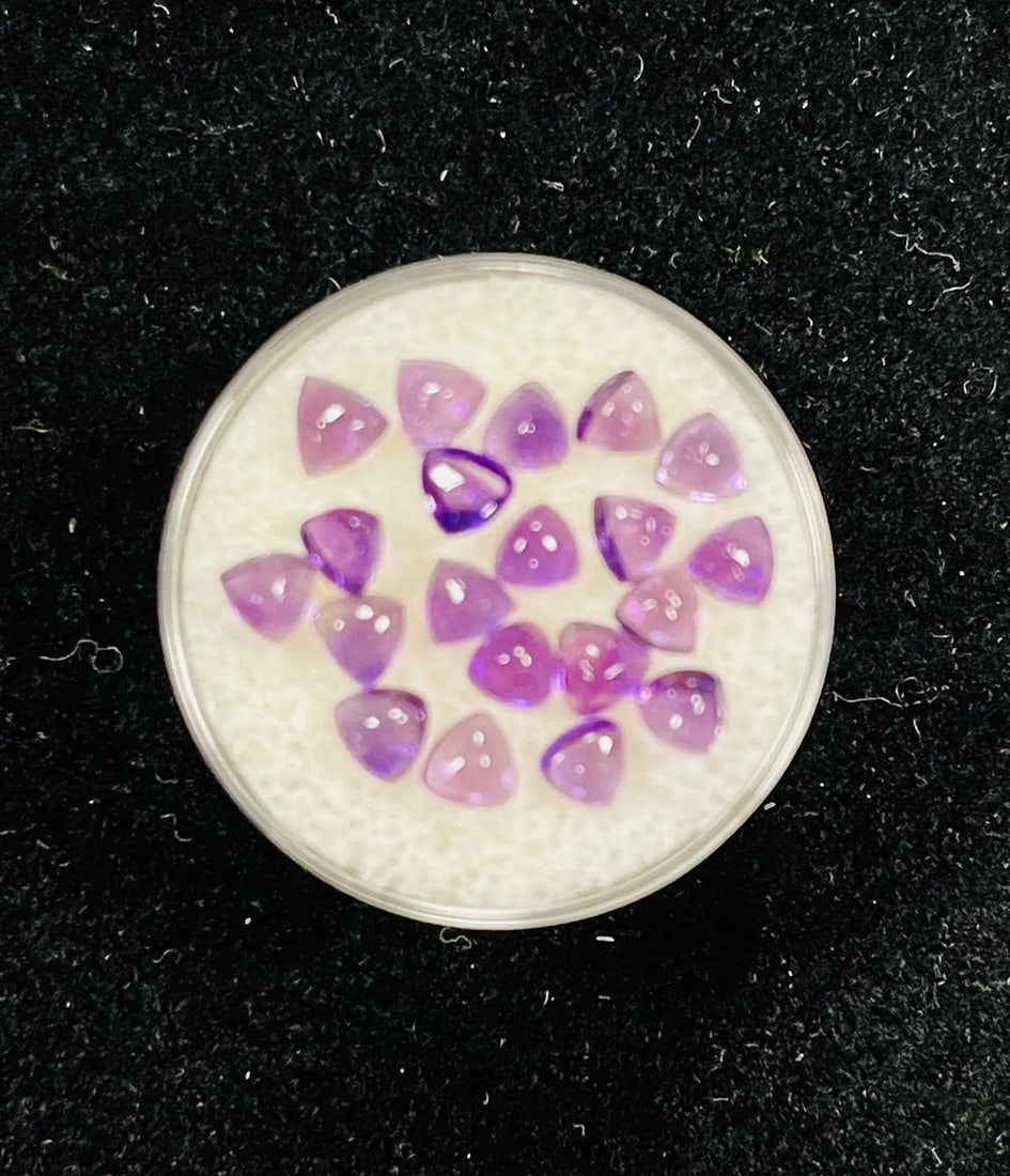 Exceptional Quality 20 Pieces, Purple Amethyst Hearts(Trillion Cab) Shaped Brazil Gemstone Weight: ABC Rugs, Kilims & Jewelry offers internationally certified and verified pieces, with documentation provided by trusted gemological institutions, manufacturers, and industry professionals. At ABC 