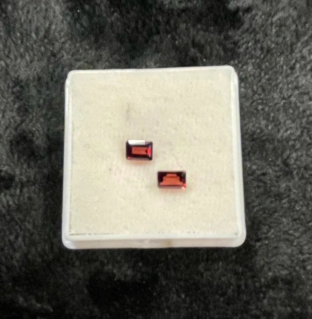 Exceptional Quality 2 Pieces, Brazilian GRANET Emerald Shaped Gemstone, Weight: 1.67 ct, Size 6x7,: ABC Rugs, Kilims & Jewelry offers internationally certified and verified pieces, with documentation provided by trusted gemological institutions, manufacturers, and industry professionals. At ABC 
