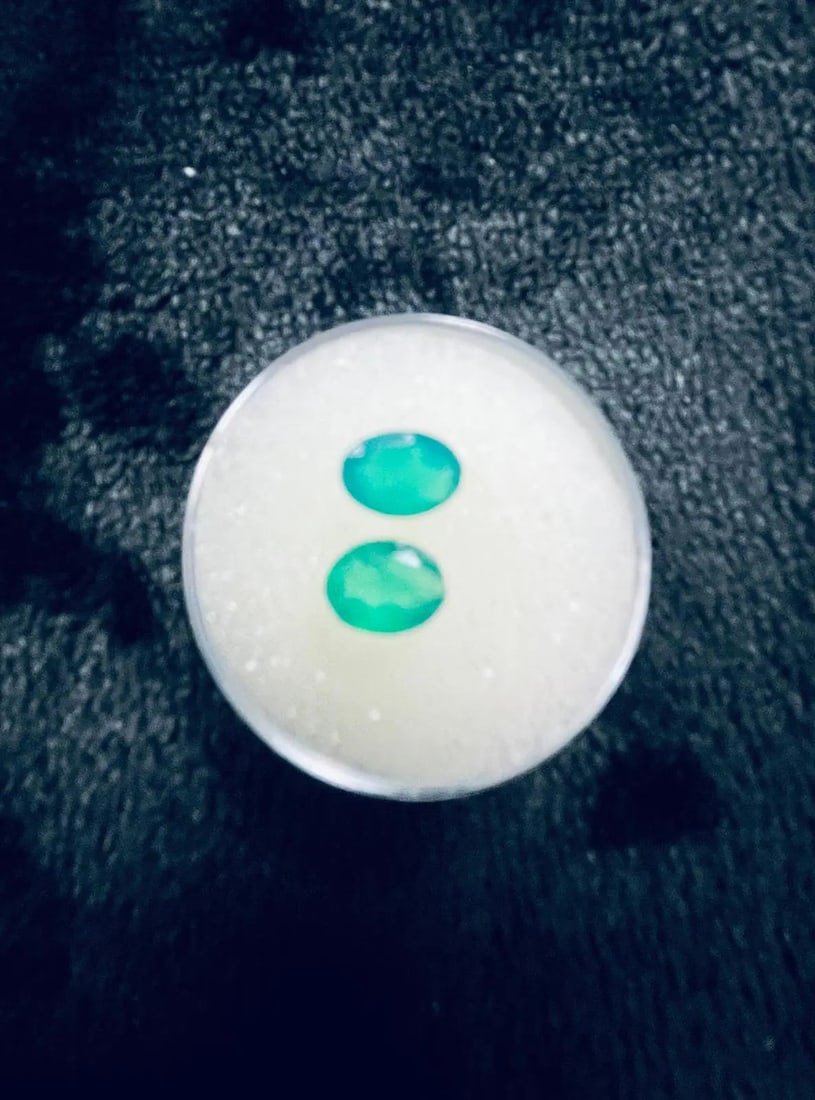 Exceptional Quality 2 Pieces Brazilian Emerald Oval Shaped Gemstone, Weight: 1.40 ct, Size 3x5,: ABC Rugs, Kilims & Jewelry offers internationally certified and verified pieces, with documentation provided by trusted gemological institutions, manufacturers, and industry professionals. At ABC 