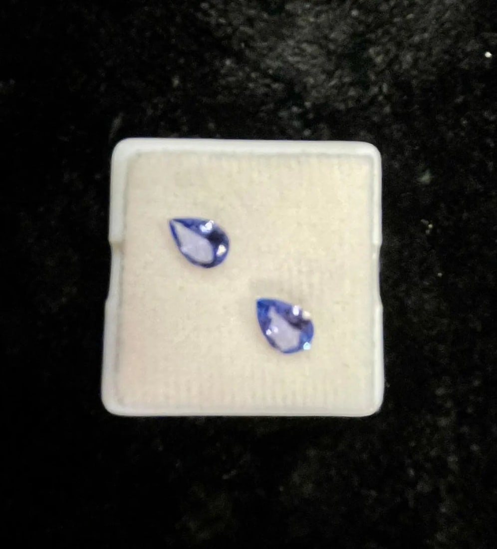 Exceptional Quality 2 Pieces Blue Kyanite Oval Shaped Gemstone, Weight: 1.40 ct, Size 6x4, Gem64: ABC Rugs, Kilims & Jewelry offers internationally certified and verified pieces, with documentation provided by trusted gemological institutions, manufacturers, and industry professionals. At ABC 