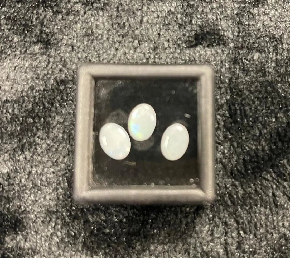Exceptional Quality Australian 3 Peace’s Oval Shaped Opal Gemstone, Weight: 1.0, Size: 7x5, Gem139: ABC Rugs, Kilims & Jewelry offers internationally certified and verified pieces, with documentation provided by trusted gemological institutions, manufacturers, and industry professionals. At ABC 